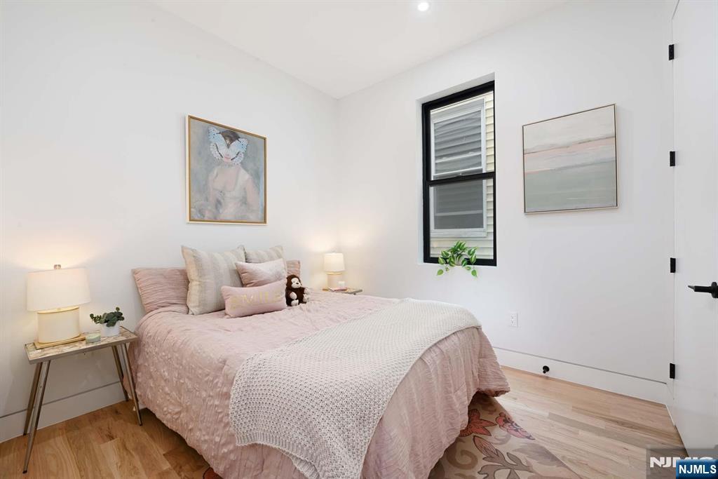 Jersey City, New Jersey, 07305, United States, 3 Bedrooms Bedrooms, ,2 BathroomsBathrooms,Residential,For Sale,1907522