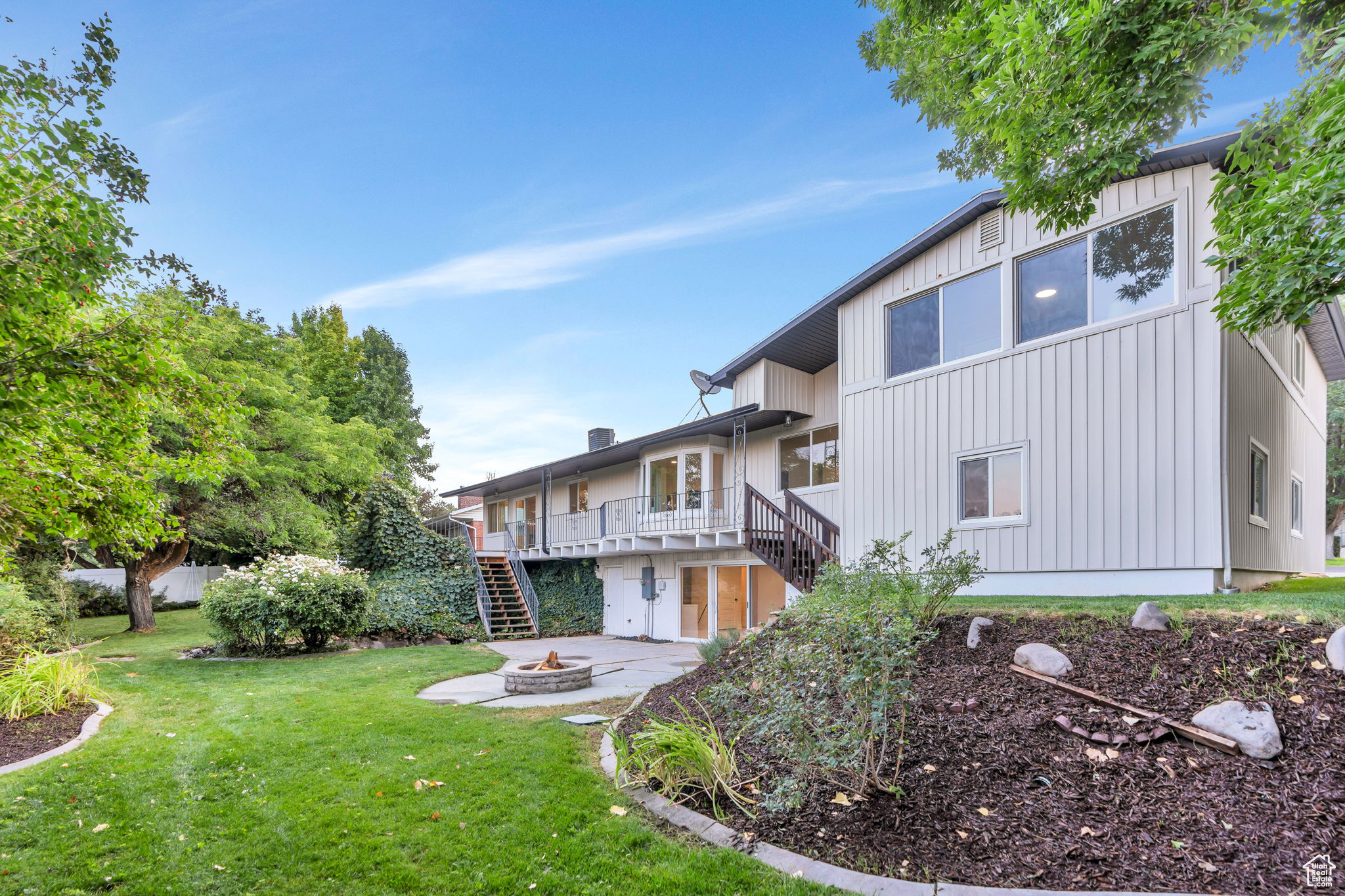 Provo, Utah, 84604, United States, 7 Bedrooms Bedrooms, ,2 BathroomsBathrooms,Residential,For Sale,1912581