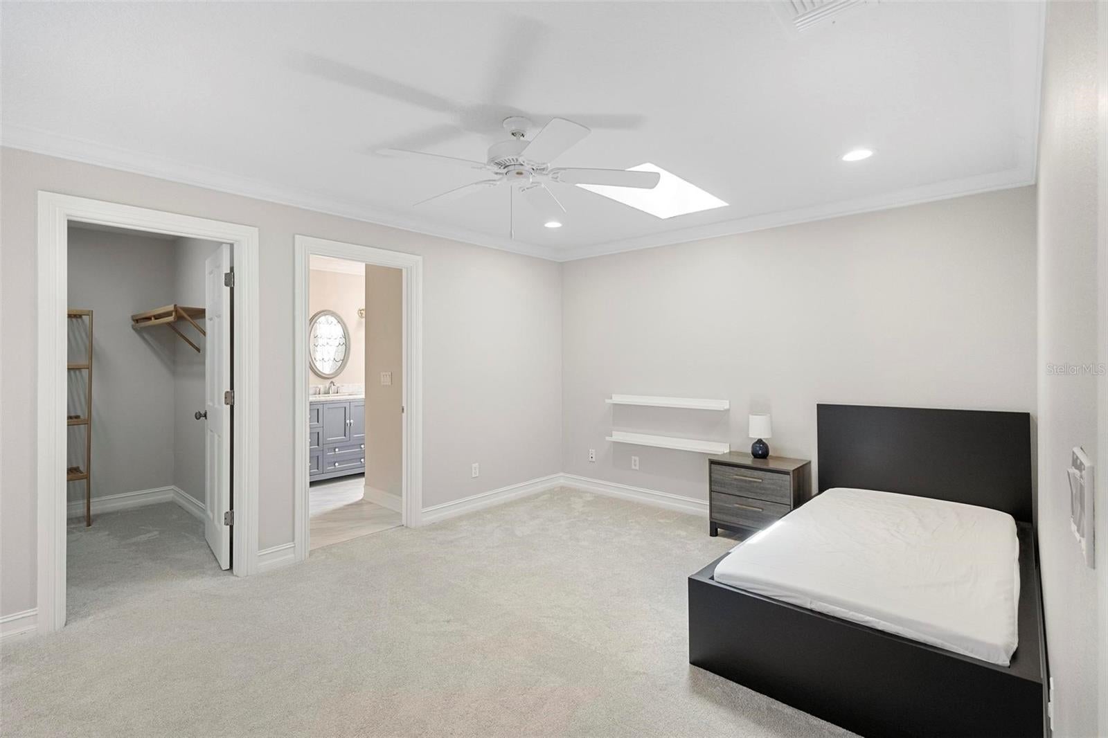 ORLANDO, Florida, 32827, United States, 3 Bedrooms Bedrooms, ,5 BathroomsBathrooms,Residential,For Sale,1825170