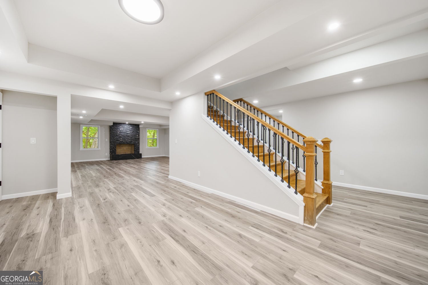 Atlanta, Georgia, 30350, United States, 8 Bedrooms Bedrooms, ,6 BathroomsBathrooms,Residential,For Sale,1992514