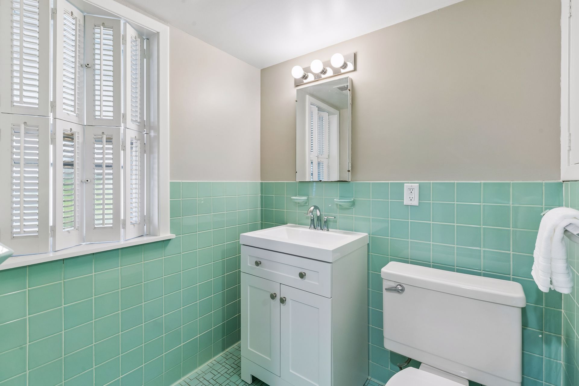  Updated Rambler in Edina with Stunning Pond Views - 物件實景