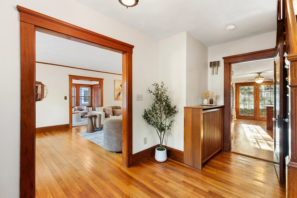Malden, Massachusetts, 02148, United States, 3 Bedrooms Bedrooms, ,2 BathroomsBathrooms,Residential,For Sale,1942894