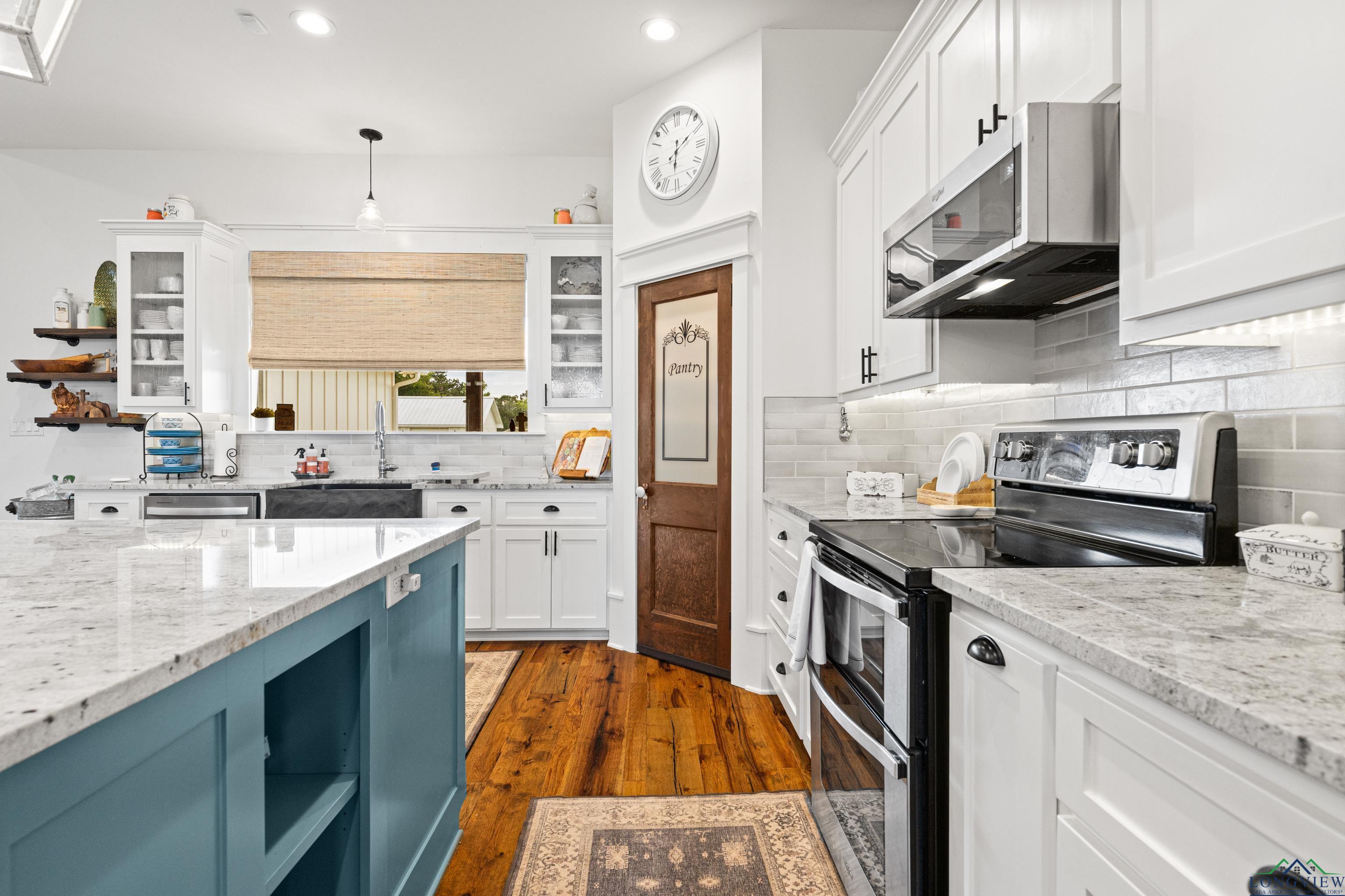 Jefferson, Texas, 75657, United States, 4 Bedrooms Bedrooms, ,4 BathroomsBathrooms,Residential,For Sale,1859470