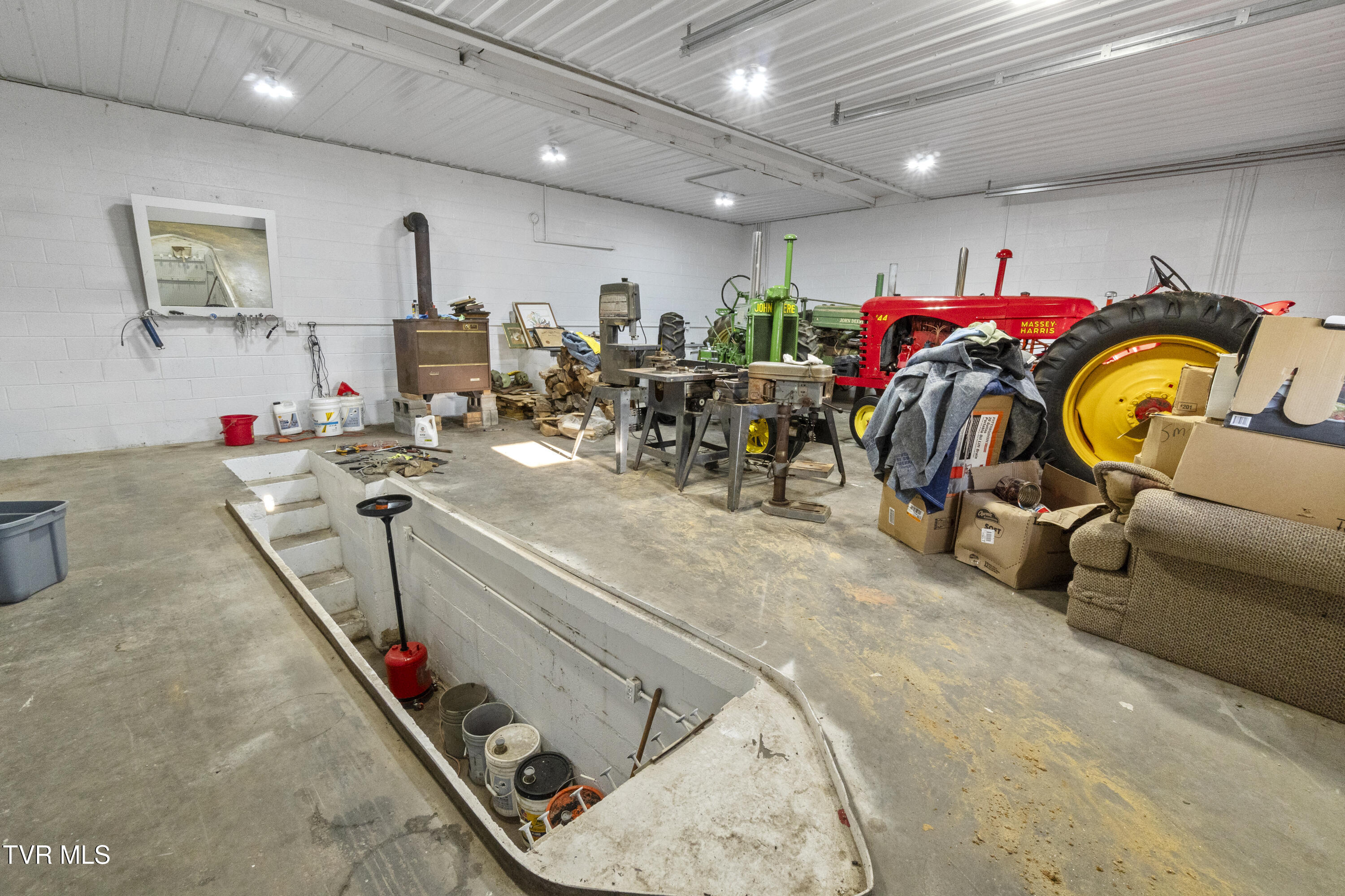 Greeneville, Tennessee, 37743, United States, 3 Bedrooms Bedrooms, ,2 BathroomsBathrooms,Residential,For Sale,1982221