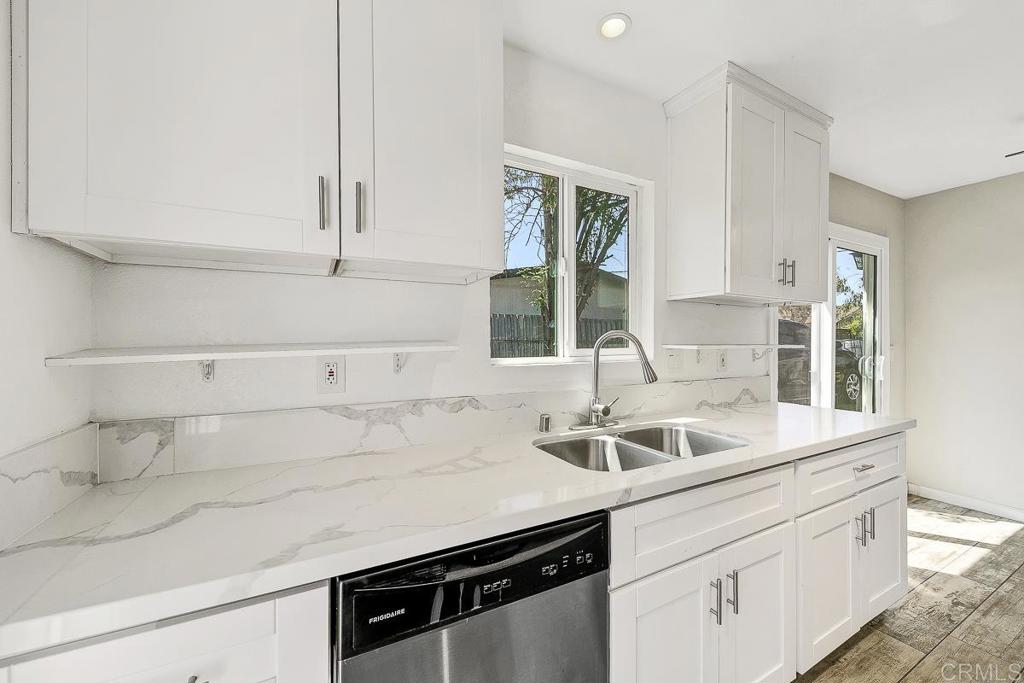 Escondido, California, 92027, United States, 3 Bedrooms Bedrooms, ,1 BathroomBathrooms,Residential,For Sale,1942243