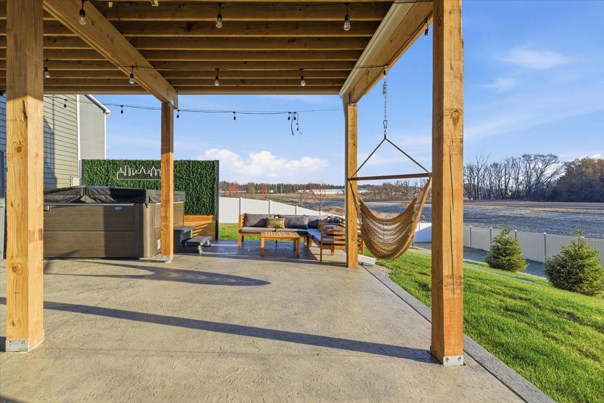 Prior Lake, Minnesota, 55352, United States, 5 Bedrooms Bedrooms, ,2 BathroomsBathrooms,Residential,For Sale,2000604