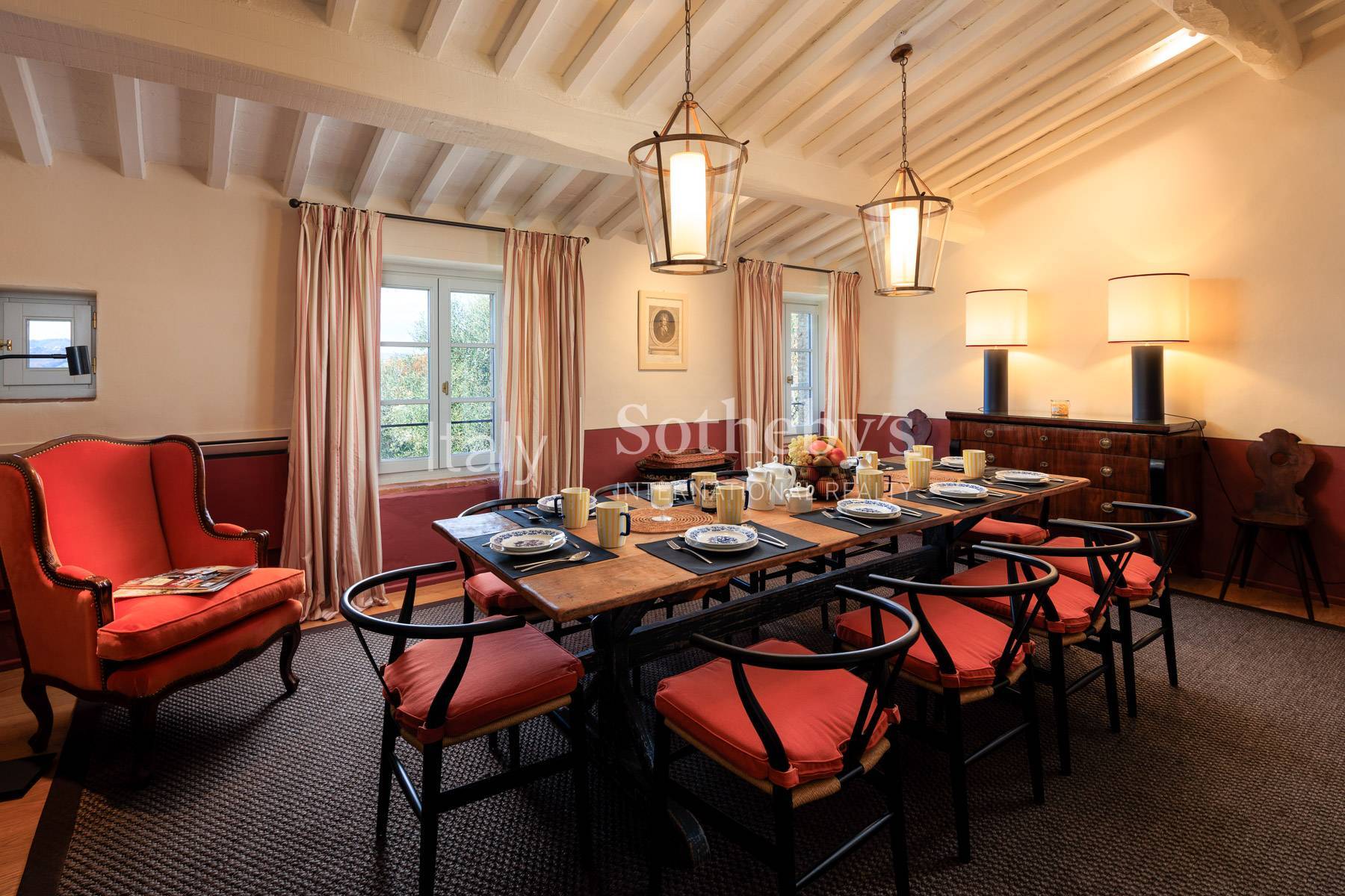 A prestigious wine estate with villa, pool and church - 物件實景