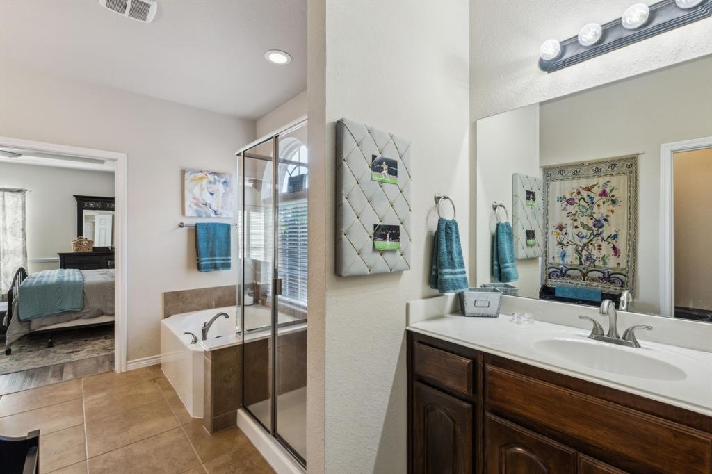 Celina, Texas, 75009, United States, 6 Bedrooms Bedrooms, ,4 BathroomsBathrooms,Residential,For Sale,1962402