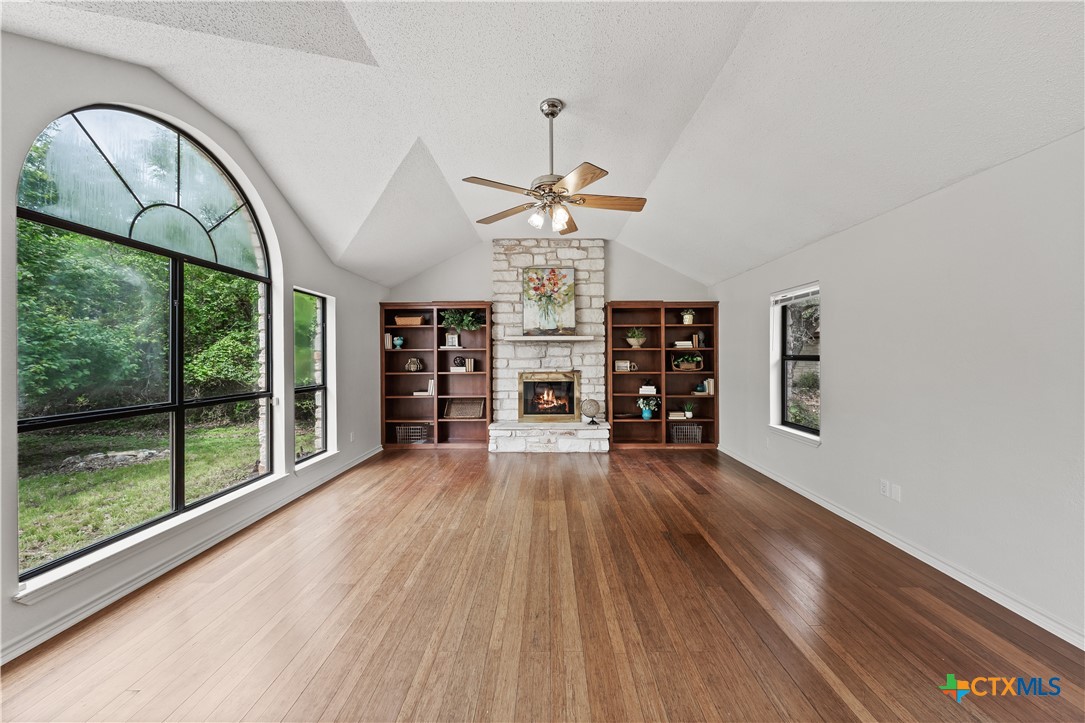 Belton, Texas, 76513, United States, 4 Bedrooms Bedrooms, ,4 BathroomsBathrooms,Residential,For Sale,1989055