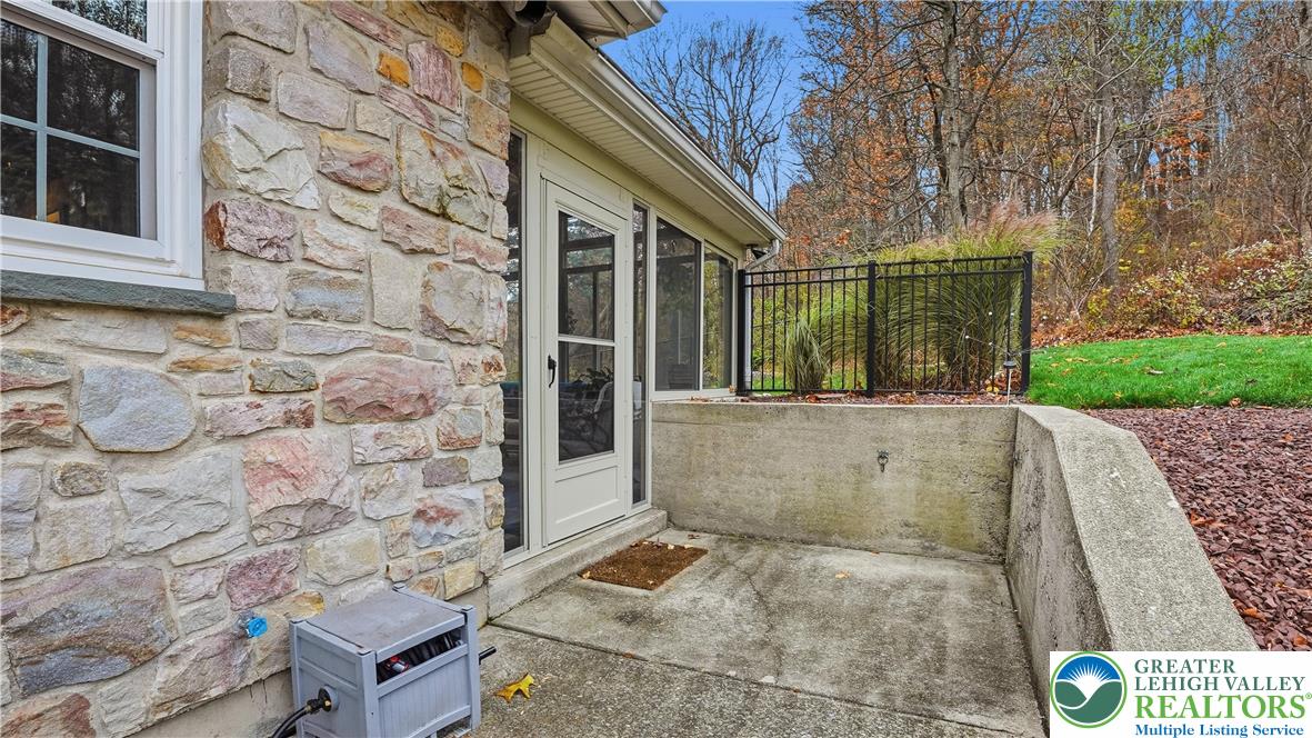 Allentown City, Pennsylvania, 18103, United States, 3 Bedrooms Bedrooms, ,2 BathroomsBathrooms,Residential,For Sale,1993437