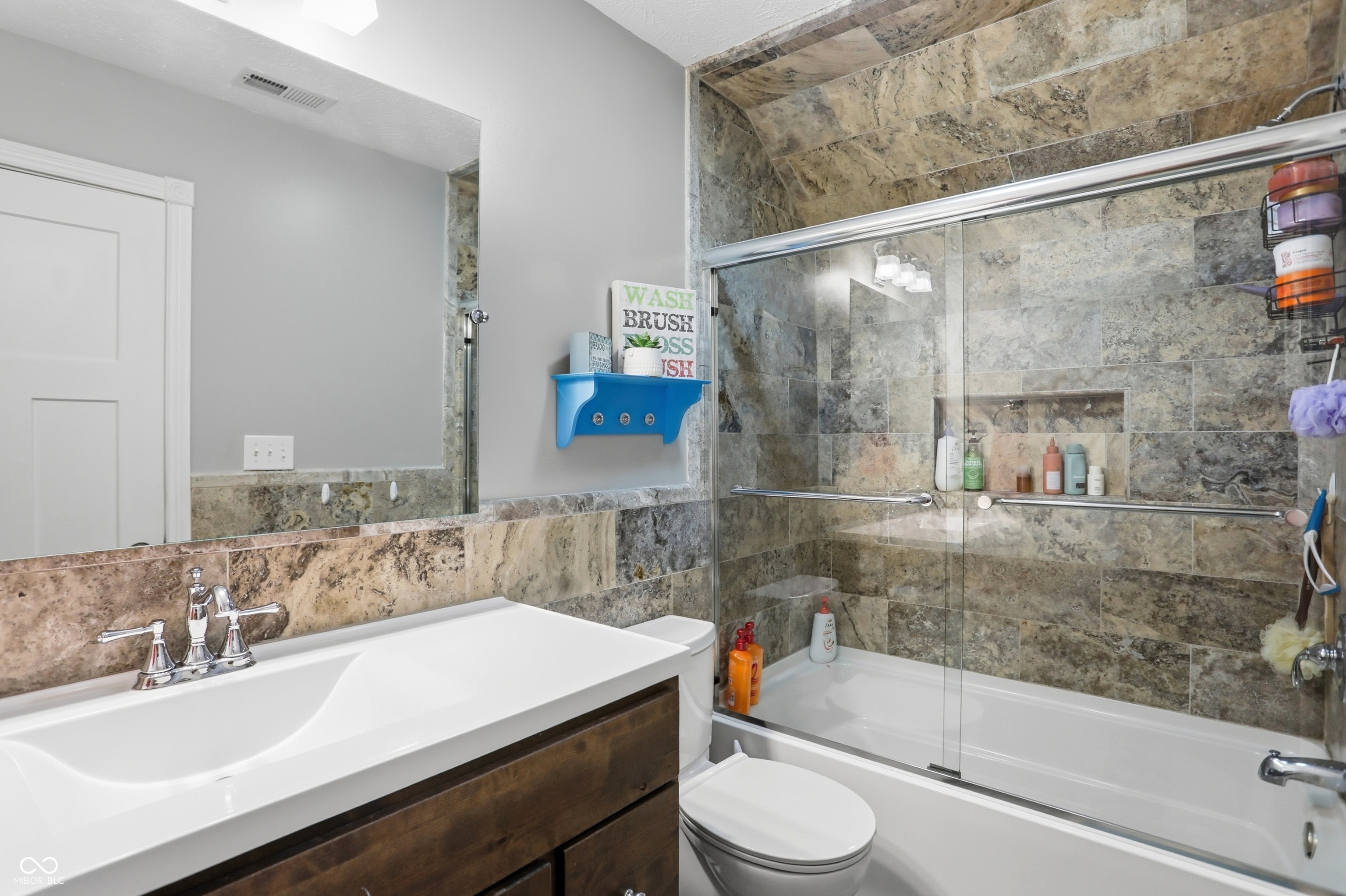 Bargersville, Indiana, 46106, United States, 5 Bedrooms Bedrooms, ,6 BathroomsBathrooms,Residential,For Sale,1992401