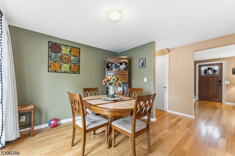 Dunellen Boro, New Jersey, 08812, United States, 5 Bedrooms Bedrooms, ,2 BathroomsBathrooms,Residential,For Sale,1989398