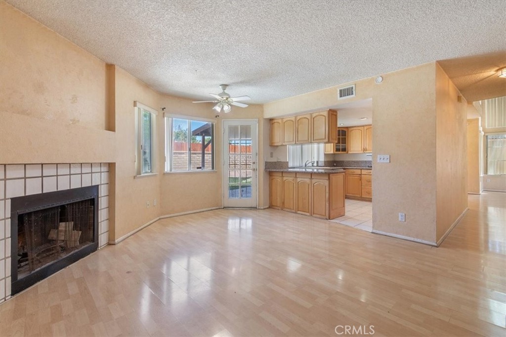 Palmdale, California, 93550, United States, 4 Bedrooms Bedrooms, ,3 BathroomsBathrooms,Residential,For Sale,1921772