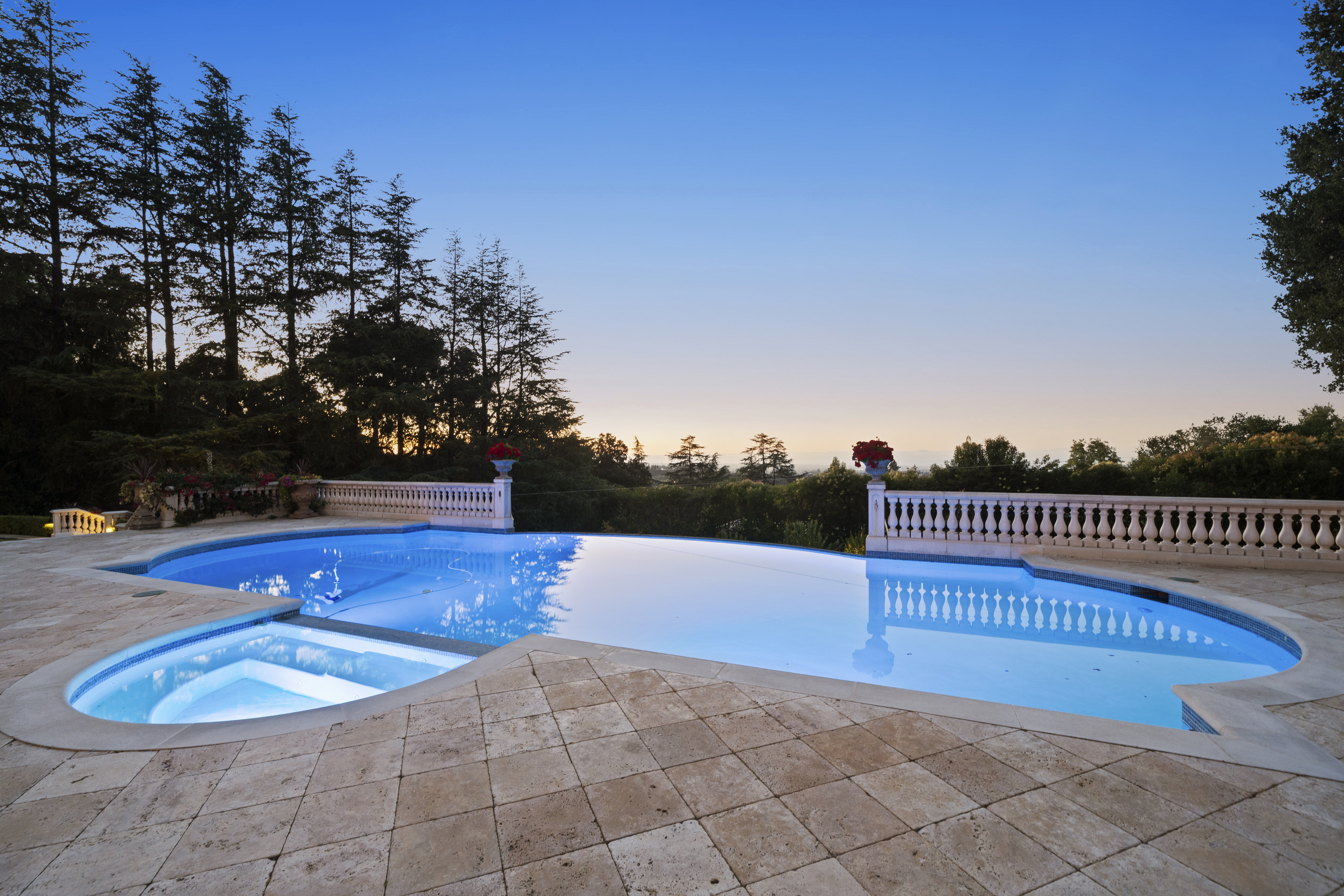  An Entertainer’s Estate with Exceptional Bay Views - 物件實景