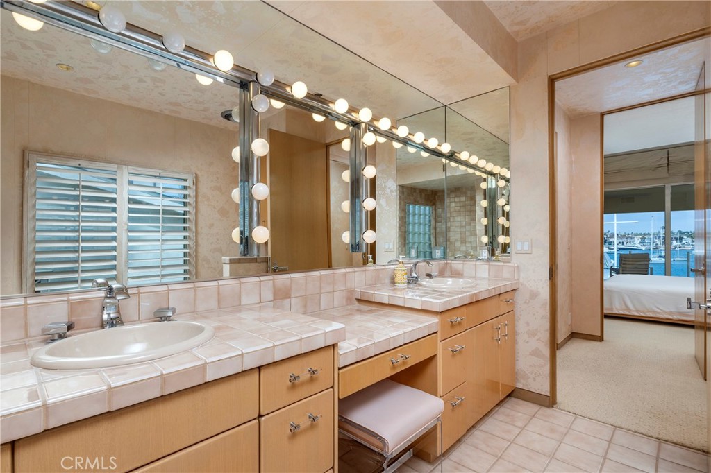 Newport Beach, California, 92661, United States, 7 Bedrooms Bedrooms, ,9 BathroomsBathrooms,Residential,For Sale,1786231