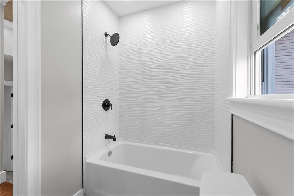 Warwick, Rhode Island, 02889, United States, 3 Bedrooms Bedrooms, ,2 BathroomsBathrooms,Residential,For Sale,1937520