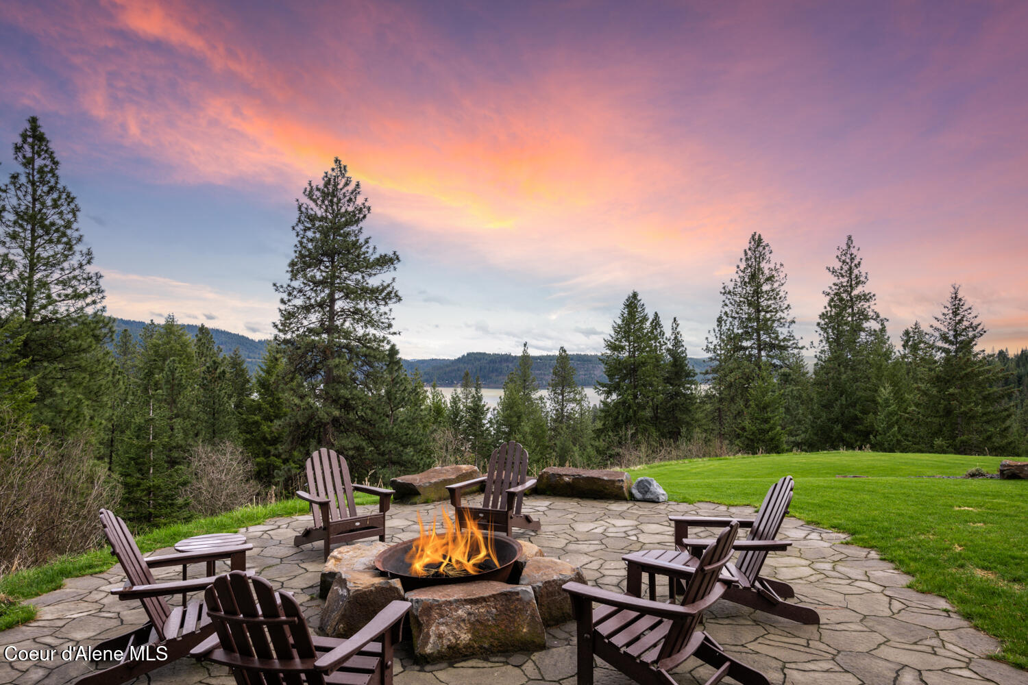 Coeur d'Alene, Idaho, 83814, United States, 4 Bedrooms Bedrooms, ,4 BathroomsBathrooms,Residential,For Sale,1783013