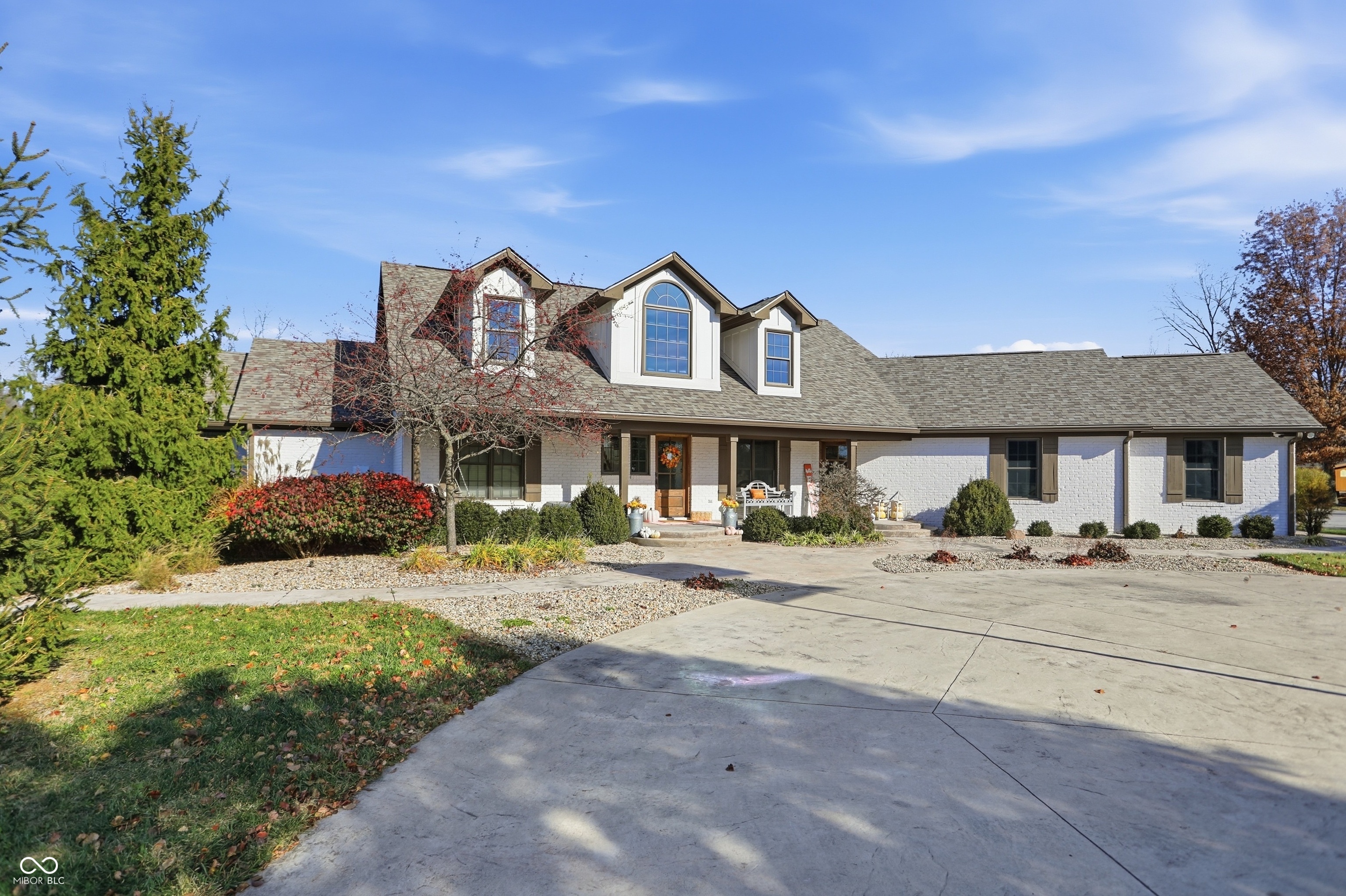 Bargersville, Indiana, 46106, United States, 5 Bedrooms Bedrooms, ,6 BathroomsBathrooms,Residential,For Sale,1992401