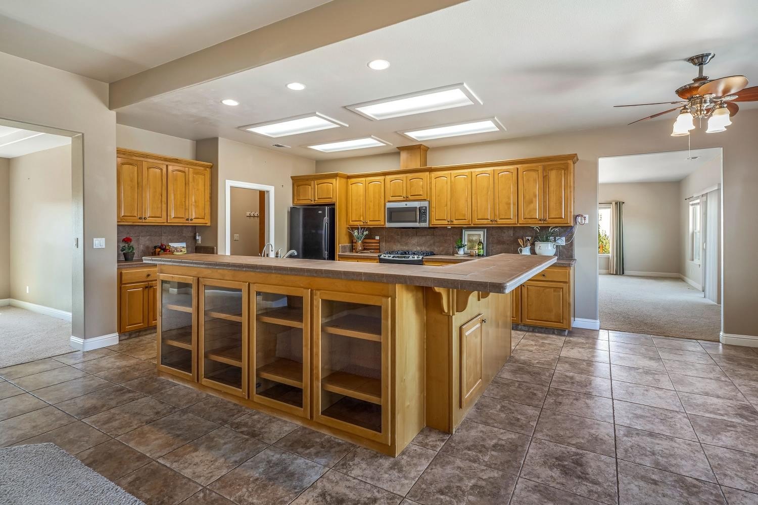 Valley Springs, California, 95252, United States, 3 Bedrooms Bedrooms, ,4 BathroomsBathrooms,Residential,For Sale,1981868