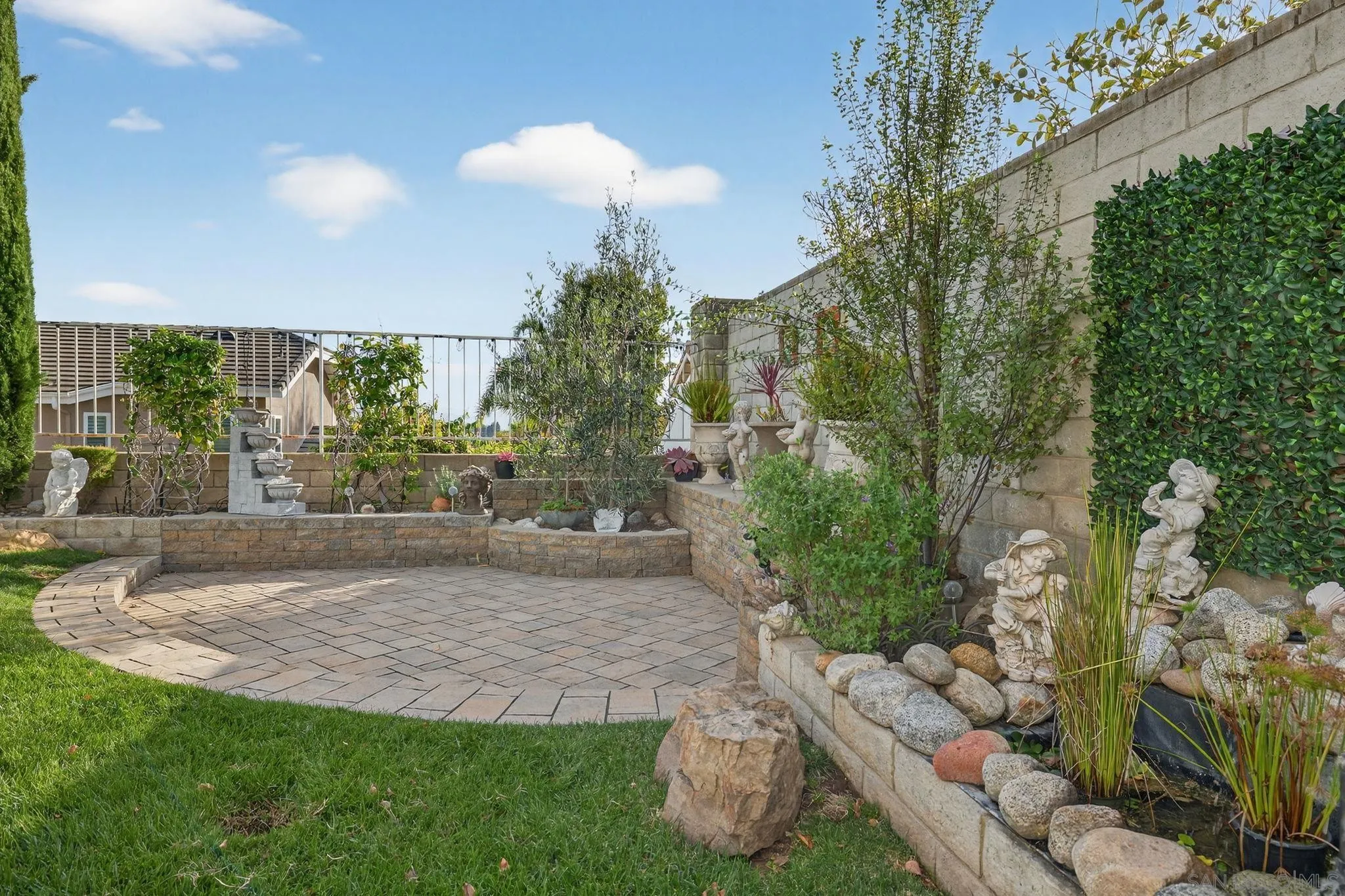 Camarillo, California, 93010, United States, 5 Bedrooms Bedrooms, ,4 BathroomsBathrooms,Residential,For Sale,2001849