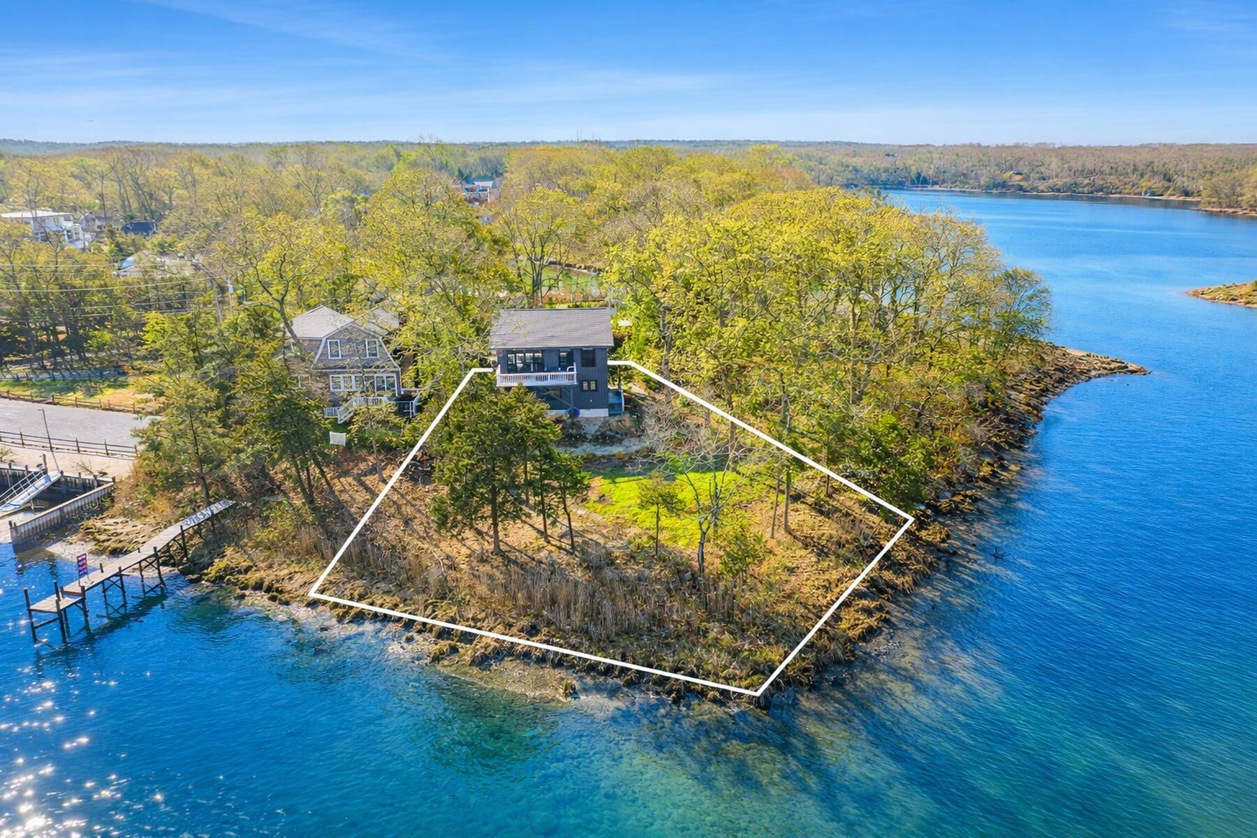  Southampton Cove Retreat - Renovated 3BR with Water Views - 物件實景