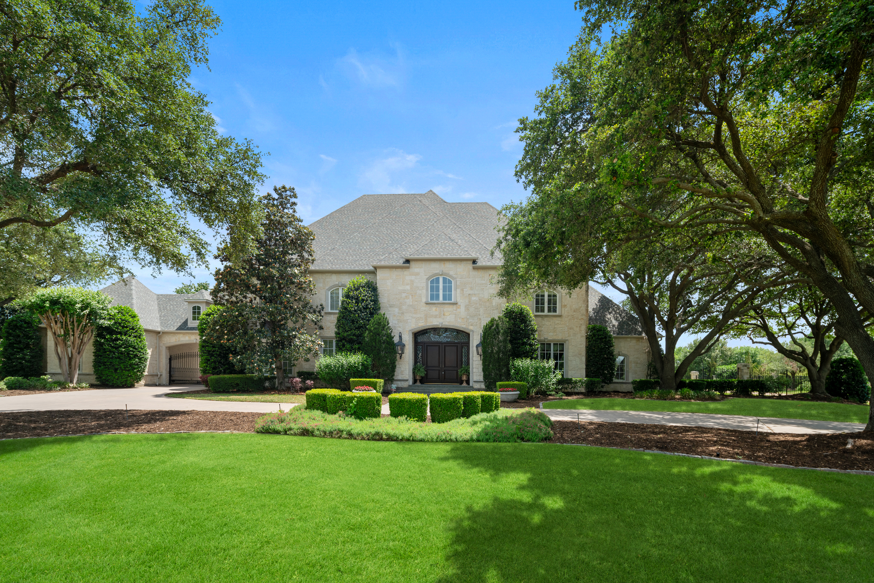  Discover Your Private Estate at 2025 Creek Ridge Dr., Frisco, Texas - 物件實景