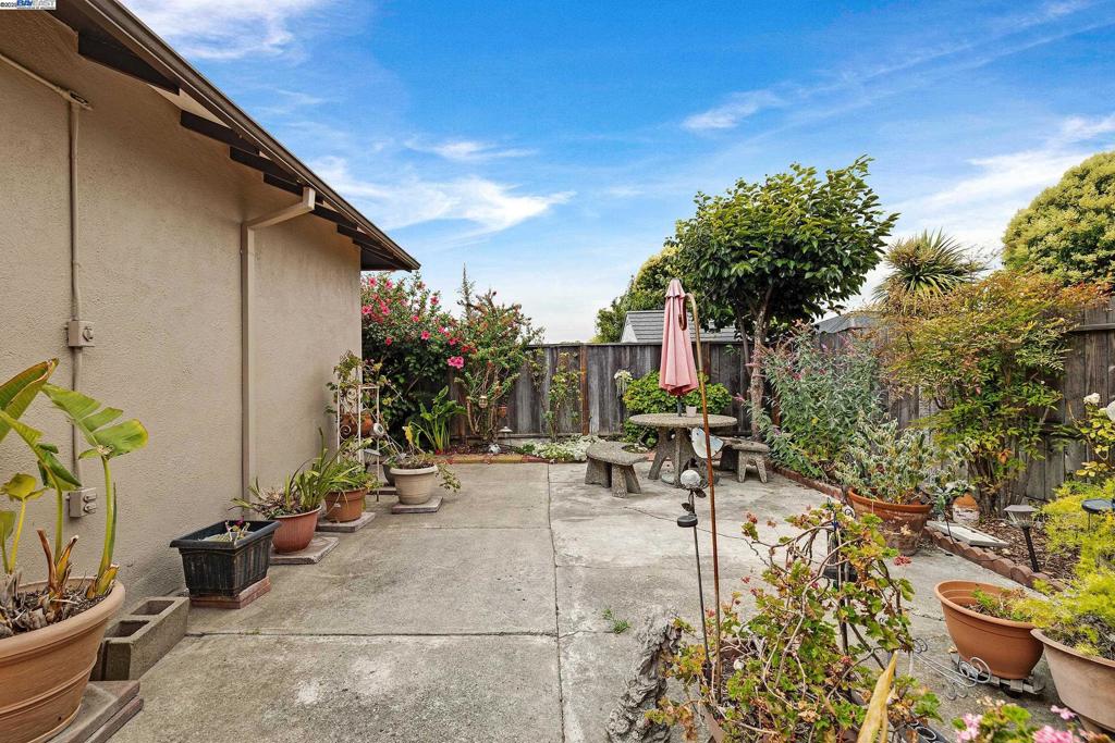 San Leandro, California, 94579, United States, 3 Bedrooms Bedrooms, ,1 BathroomBathrooms,Residential,For Sale,1921969
