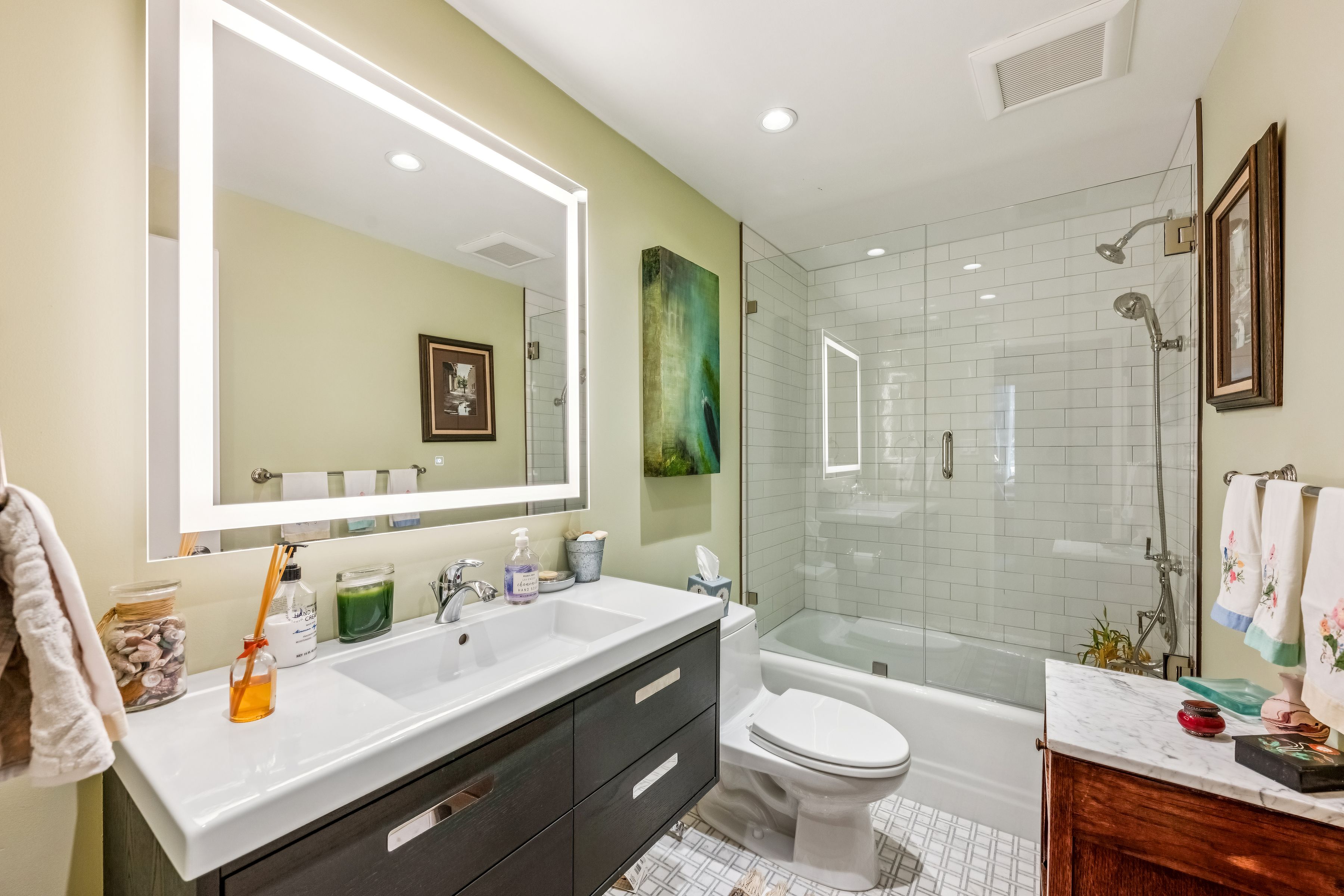  Sunny Updated Residence at the Comstock - 物件實景