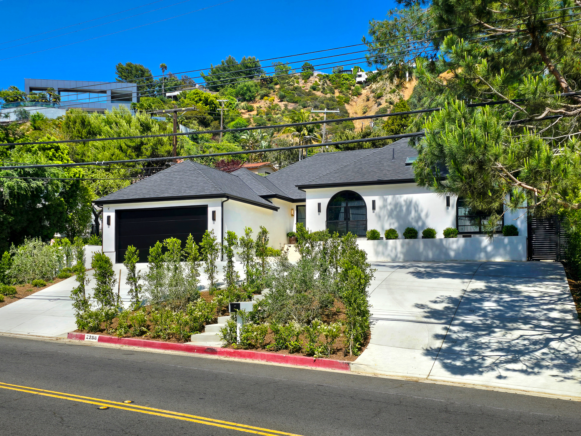  2288 Coldwater Canyon Dr - 物件實景