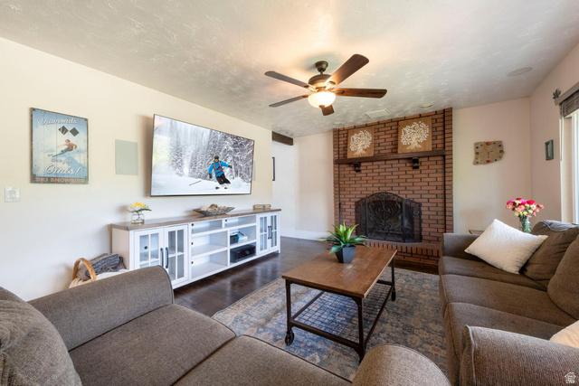 Sandy, Utah, 84092, United States, 4 Bedrooms Bedrooms, ,3 BathroomsBathrooms,Residential,For Sale,2048474