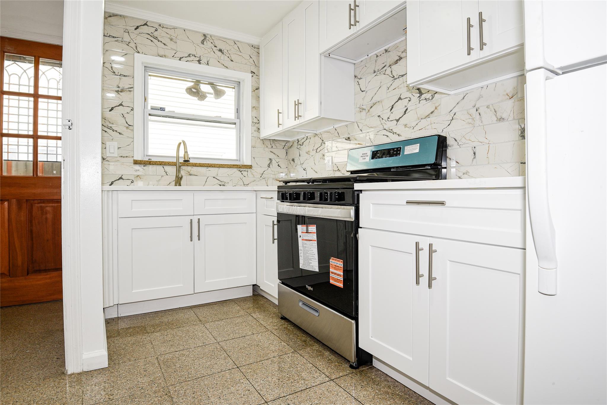 New Hyde Park, New York, 11040, United States, 4 Bedrooms Bedrooms, ,3 BathroomsBathrooms,Residential,For Sale,1903890