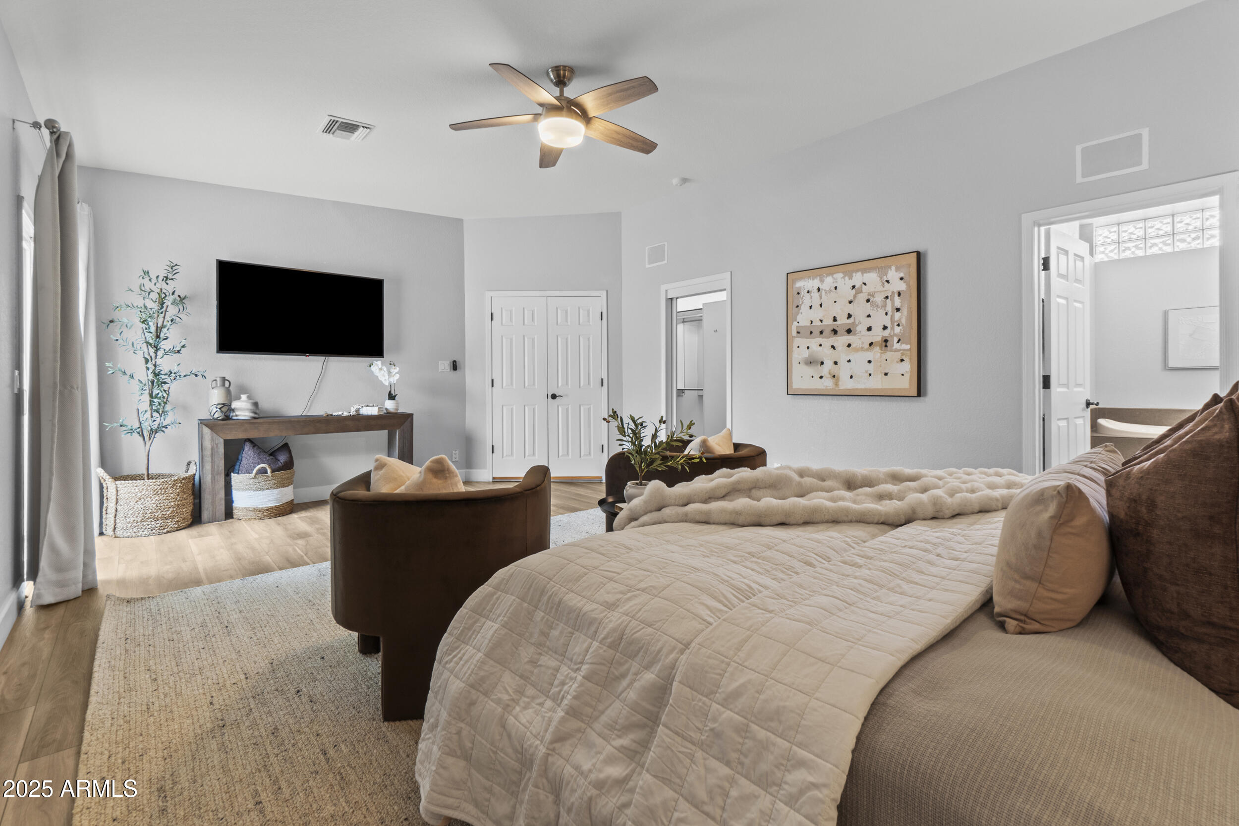 Phoenix, Arizona, 85018, United States, 6 Bedrooms Bedrooms, ,4 BathroomsBathrooms,Residential,For Sale,2002076