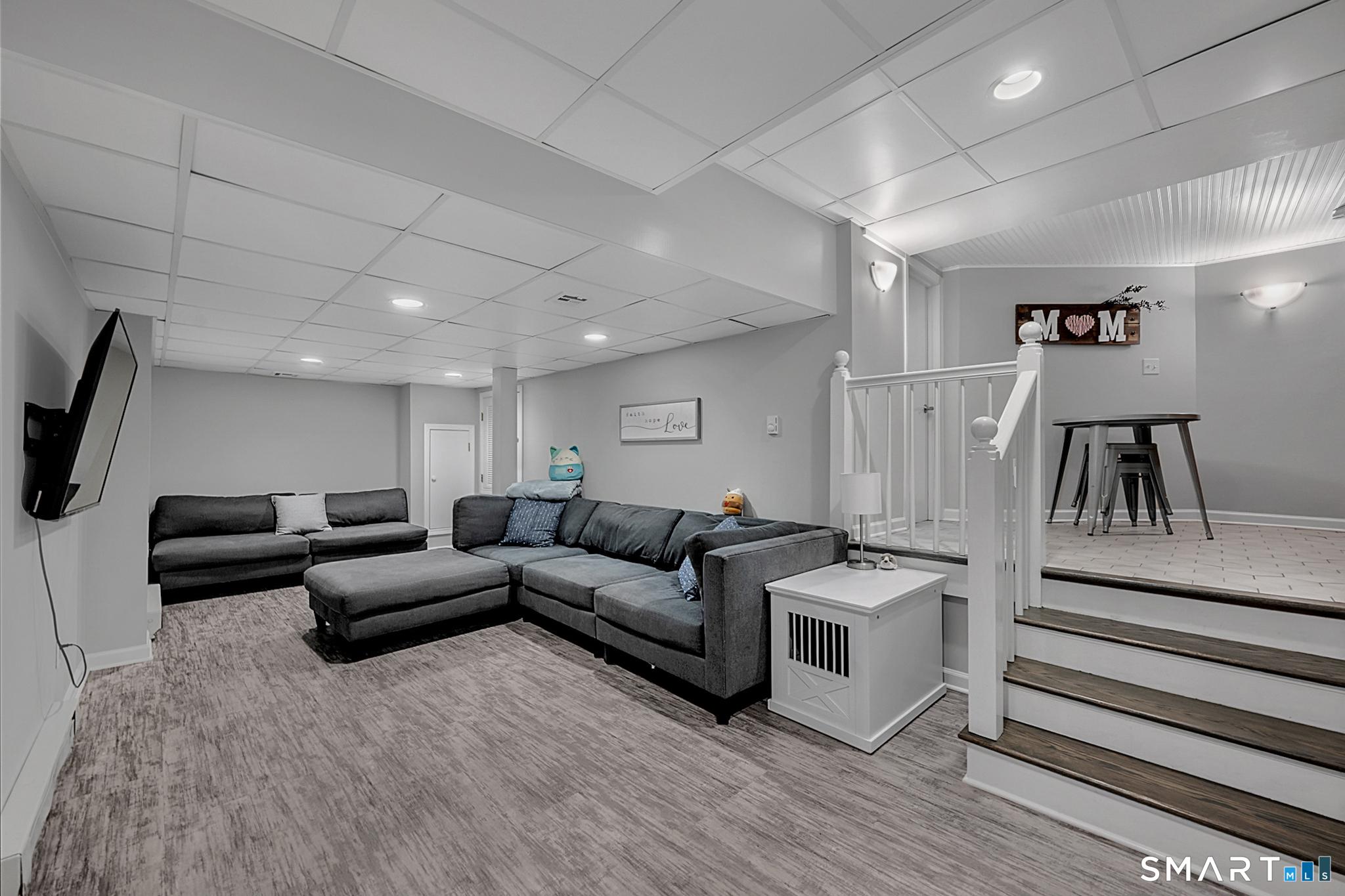 East Lyme, Connecticut, 06357, United States, 3 Bedrooms Bedrooms, ,3 BathroomsBathrooms,Residential,For Sale,2005306