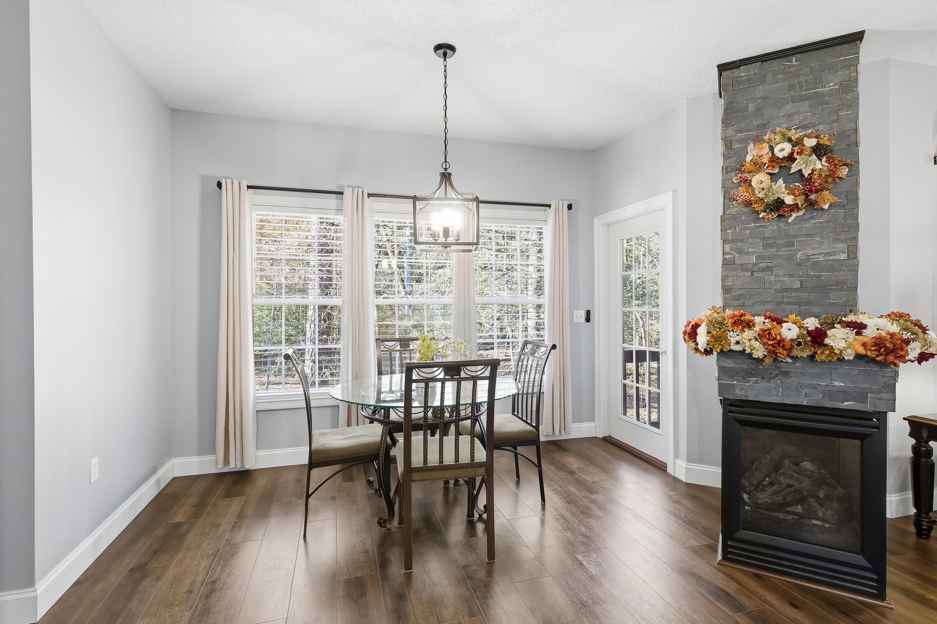 Sevierville, Tennessee, 37876, United States, 2 Bedrooms Bedrooms, ,2 BathroomsBathrooms,Residential,For Sale,1992764