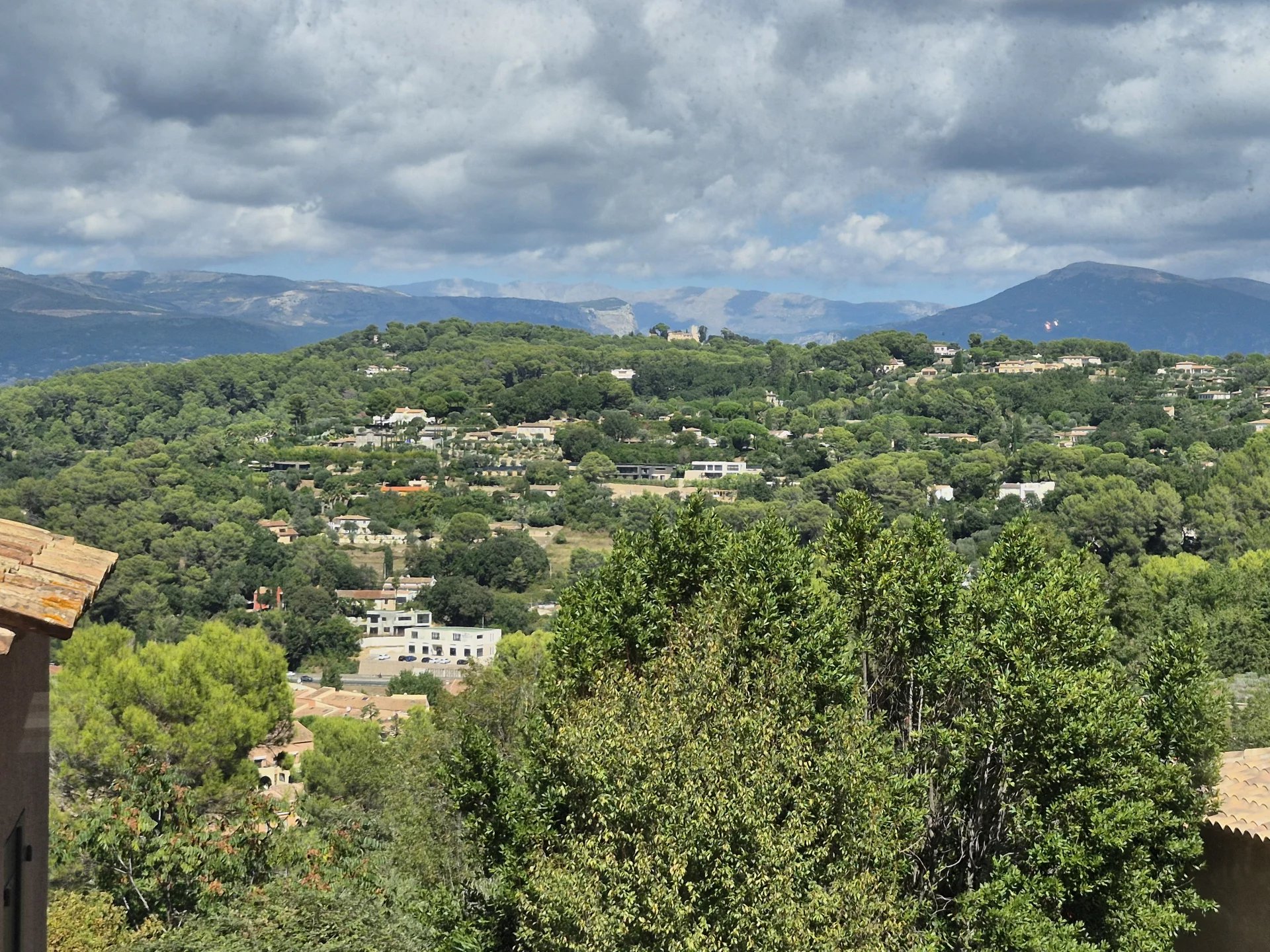 Mougins, Provence-Alpes-Côte d’Azur, 06250, FR, 3 Bedrooms Bedrooms, ,2 BathroomsBathrooms,Residential,For Sale,1995555