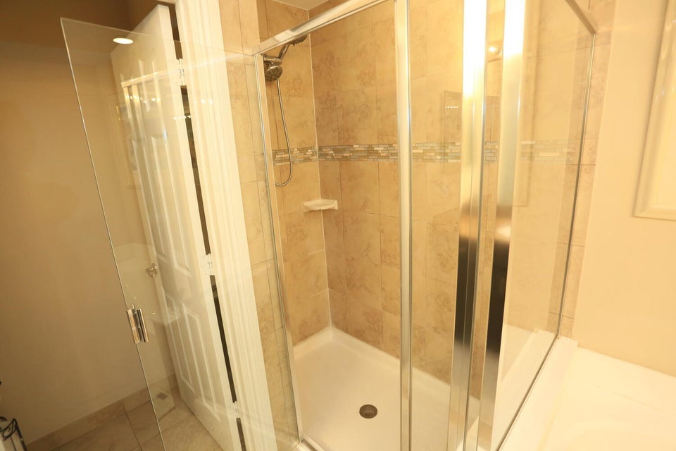 Delray Beach, Florida, 33484, United States, 4 Bedrooms Bedrooms, ,3 BathroomsBathrooms,Residential,For Sale,1943526