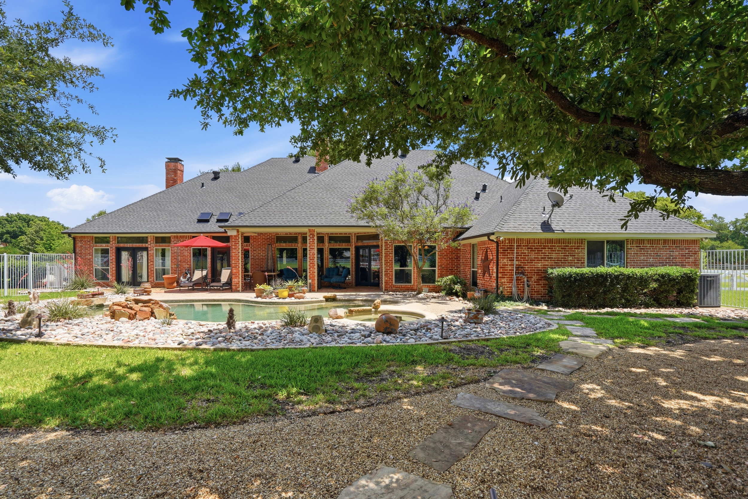  2 Acres of Country Living in Lucas, Texas - 物件實景