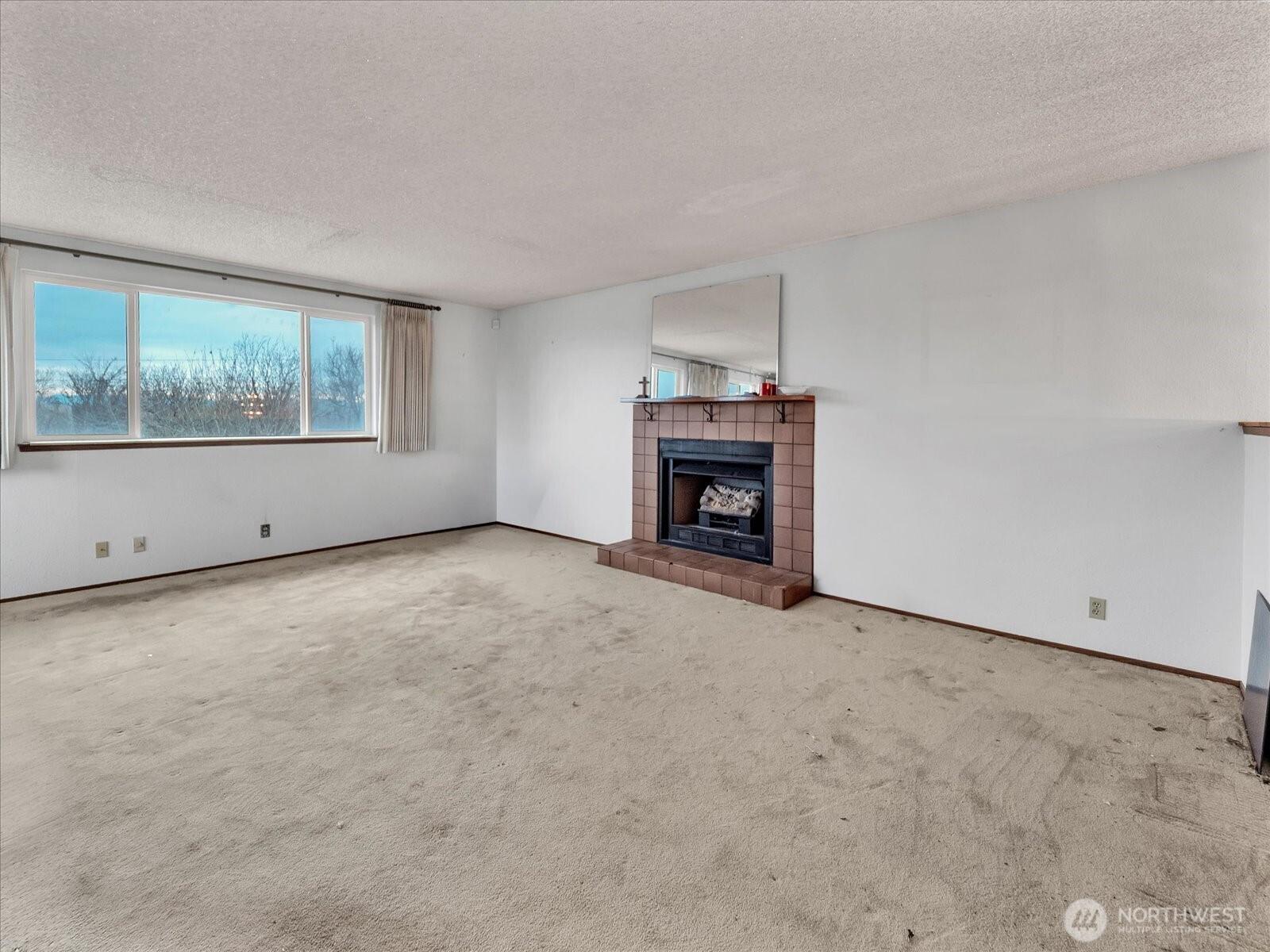 SEATTLE, Washington, 98144, United States, 3 Bedrooms Bedrooms, ,3 BathroomsBathrooms,Residential,For Sale,2000799