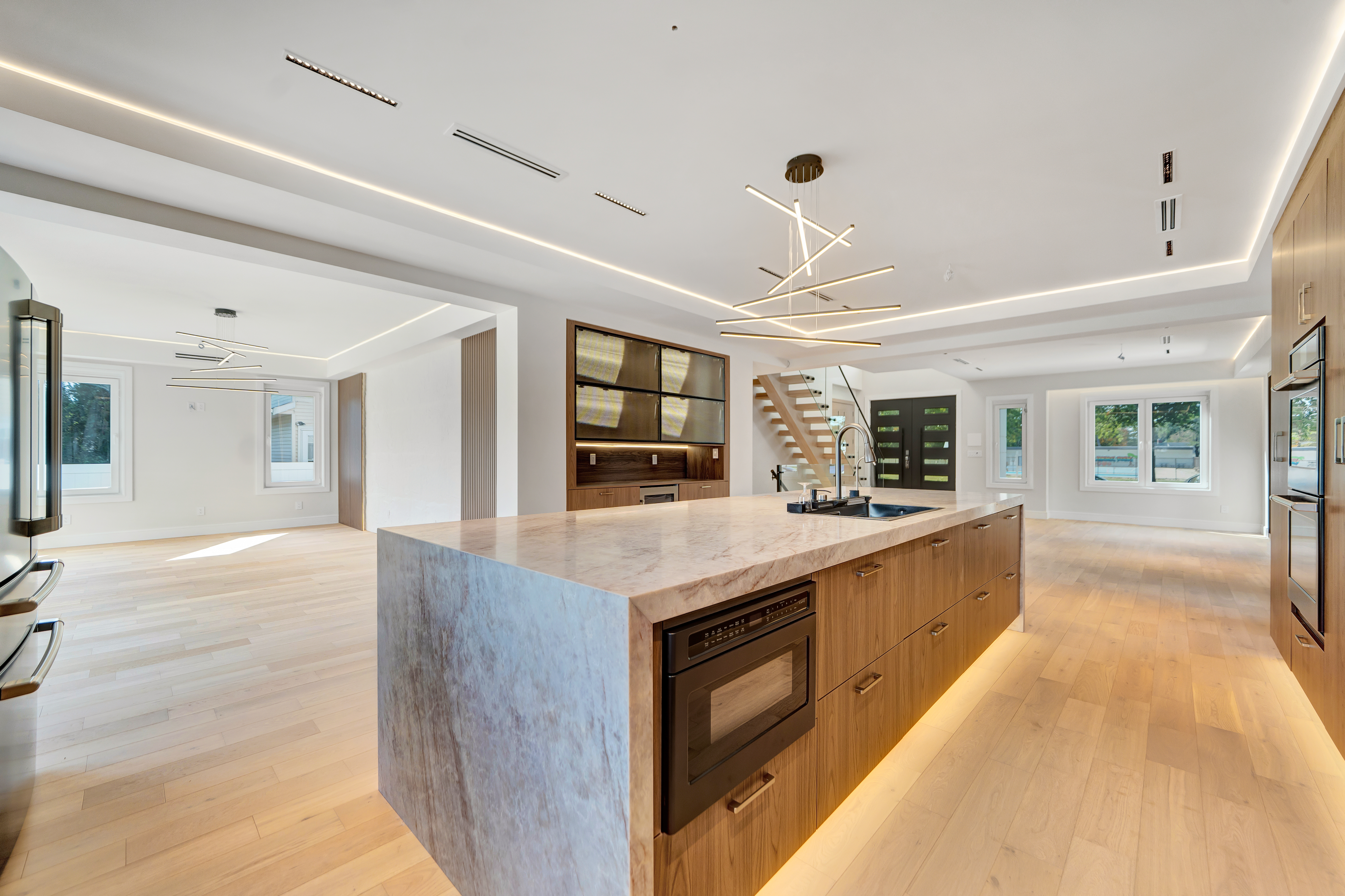  748 Carman Avenue, Westbury, NY, 11590 - 物件實景