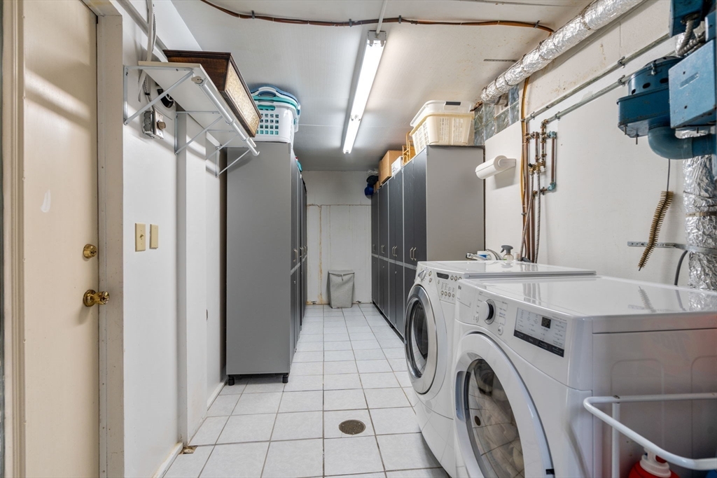 Dartmouth, Massachusetts, 02748, United States, 4 Bedrooms Bedrooms, ,5 BathroomsBathrooms,Residential,For Sale,1804172