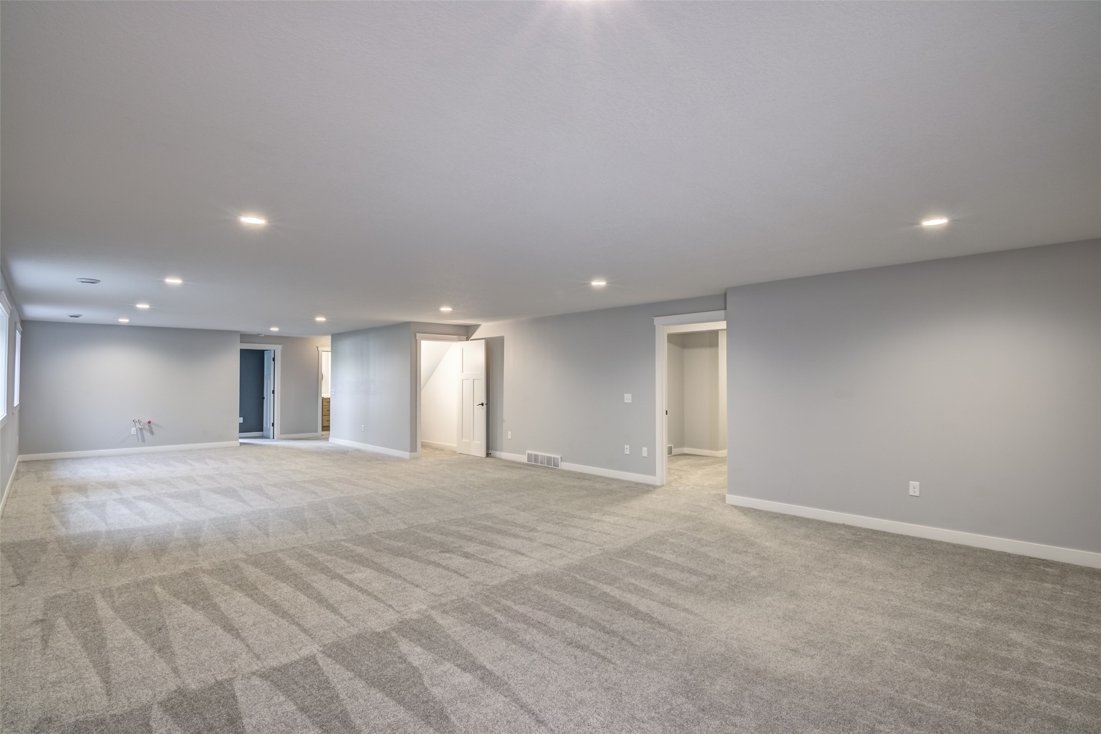 Eau Claire, Wisconsin, 54701, United States, 5 Bedrooms Bedrooms, ,3 BathroomsBathrooms,Residential,For Sale,2049294