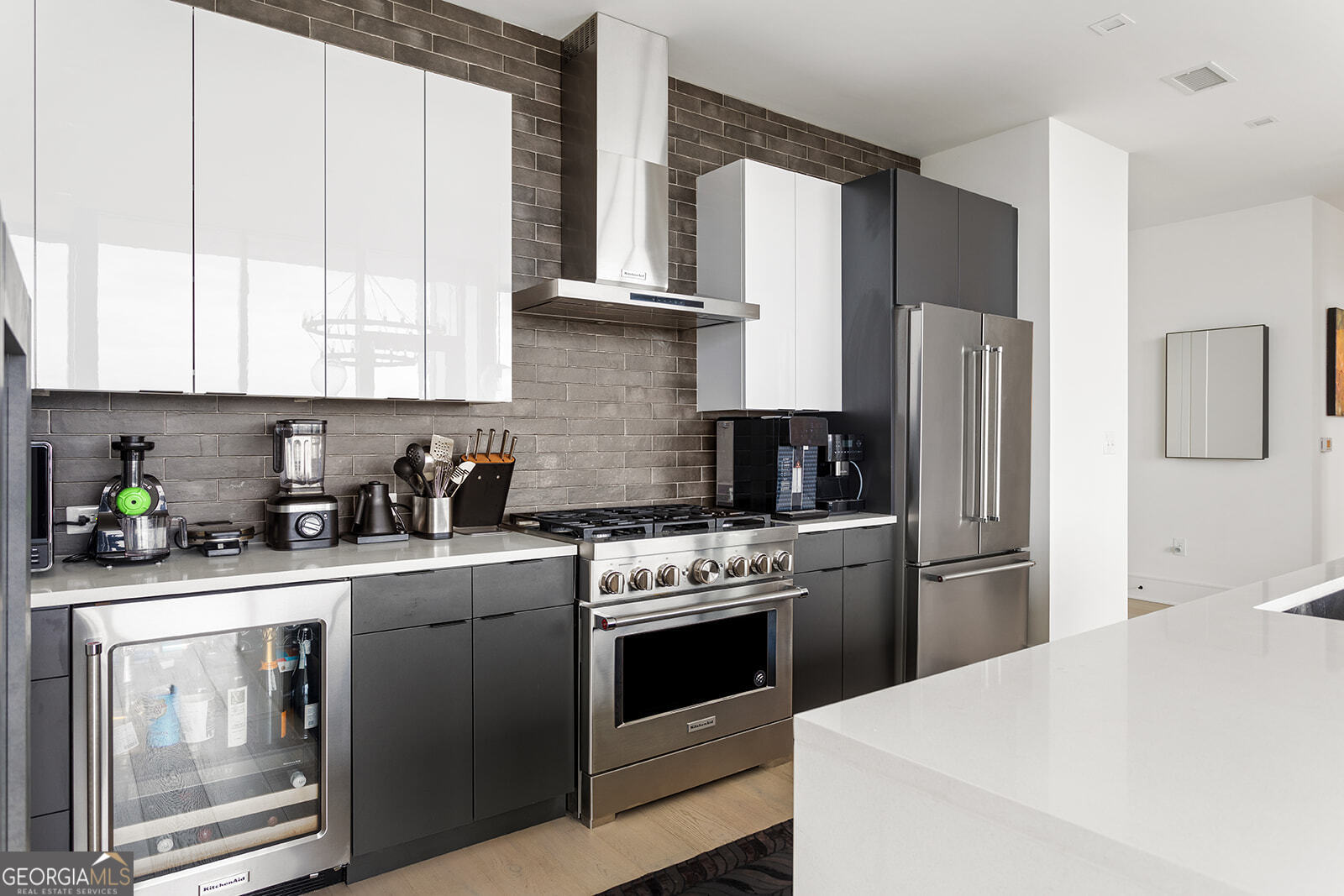 Atlanta, Georgia, 30318, United States, 2 Bedrooms Bedrooms, ,3 BathroomsBathrooms,Residential,For Sale,1989476