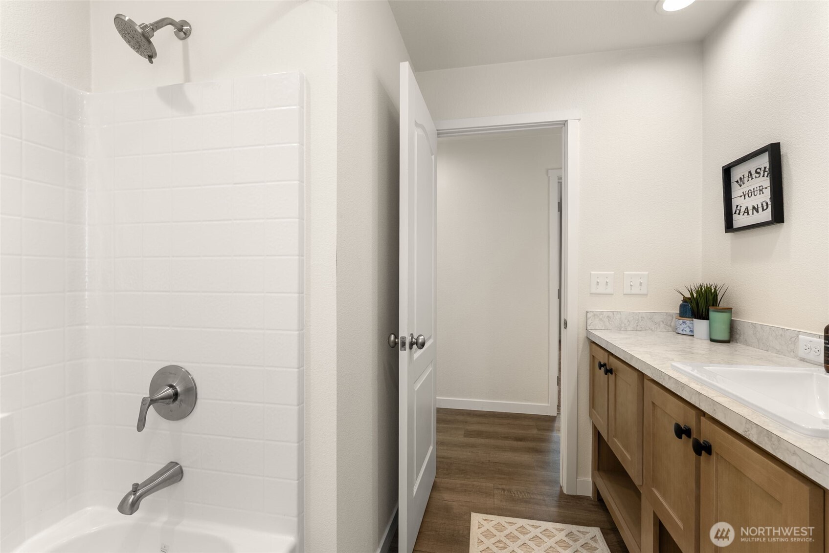 Napavine, Washington, 98565, United States, 5 Bedrooms Bedrooms, ,2 BathroomsBathrooms,Residential,For Sale,1921345