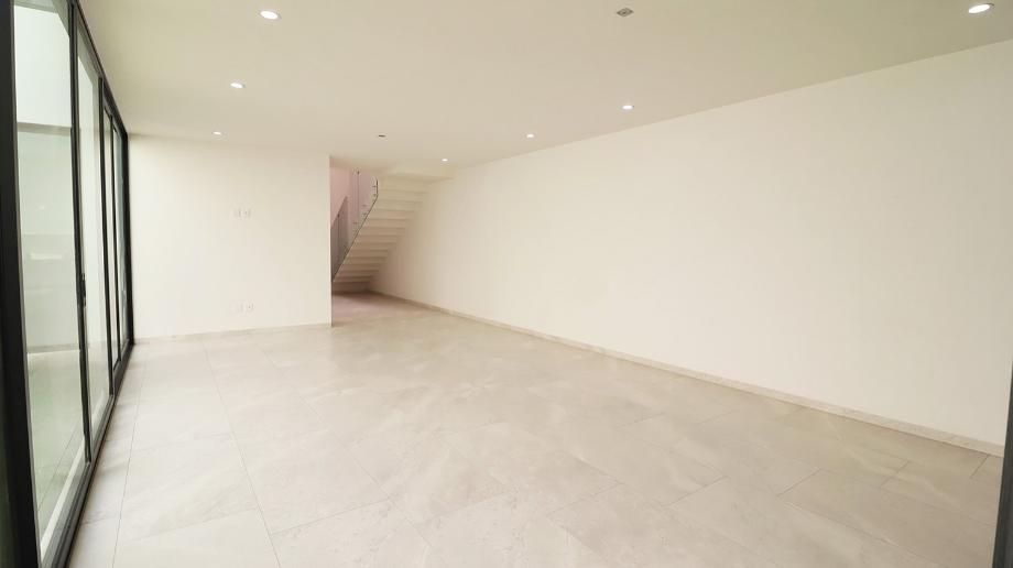 Colegio Militar, Morelia, Michoacán de Ocampo, 58260, Mexico, 3 Bedrooms Bedrooms, ,3 BathroomsBathrooms,Residential,For Sale,Colegio Militar,1616740
