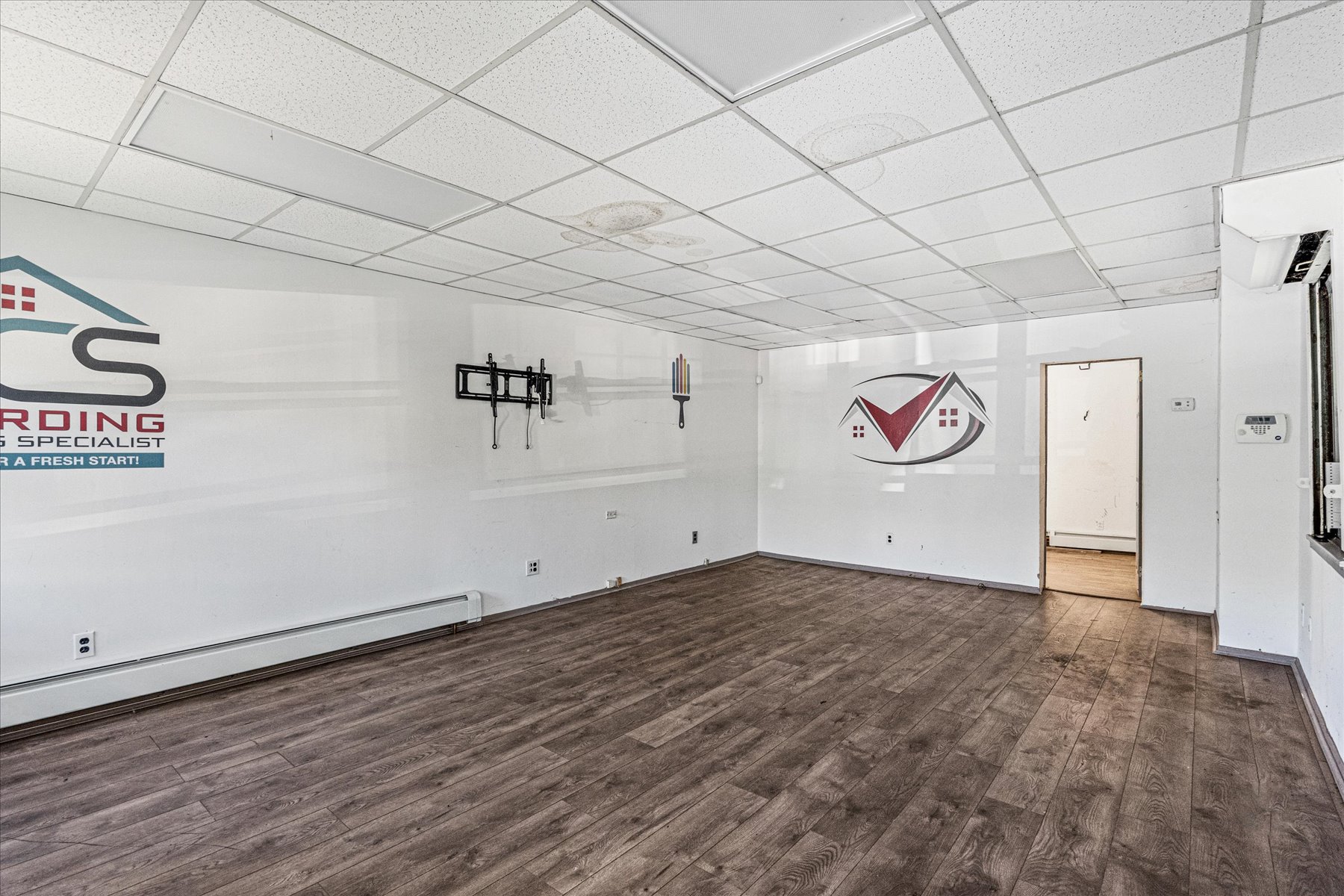  209-72 45th Drive, Bayside, NY, 11361 - 物件實景