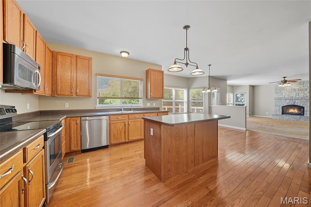 Eureka, Missouri, 63025, United States, 4 Bedrooms Bedrooms, ,3 BathroomsBathrooms,Residential,For Sale,1955087