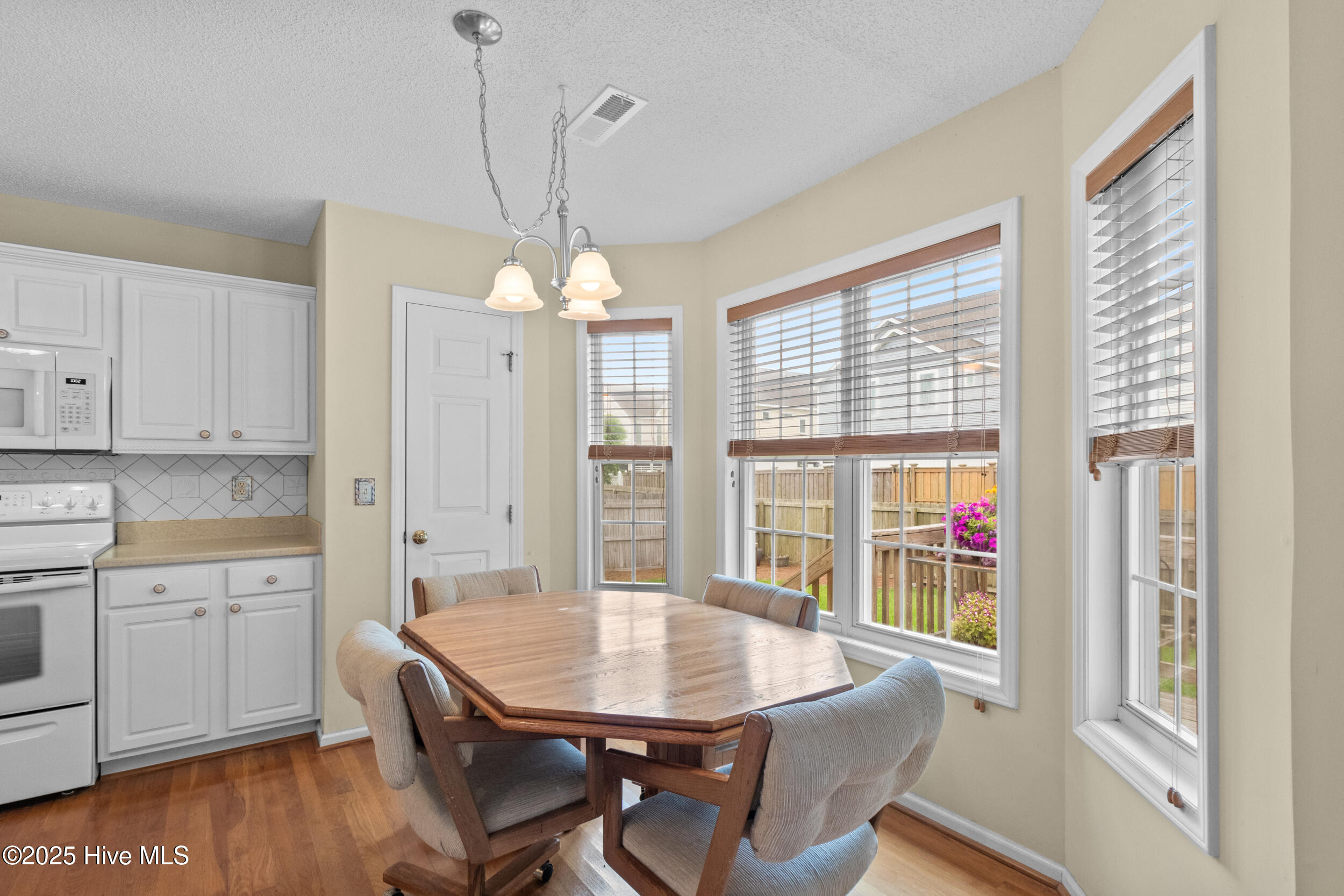 Carolina Beach, North Carolina, 28428, United States, 3 Bedrooms Bedrooms, ,2 BathroomsBathrooms,Residential,For Sale,1890740