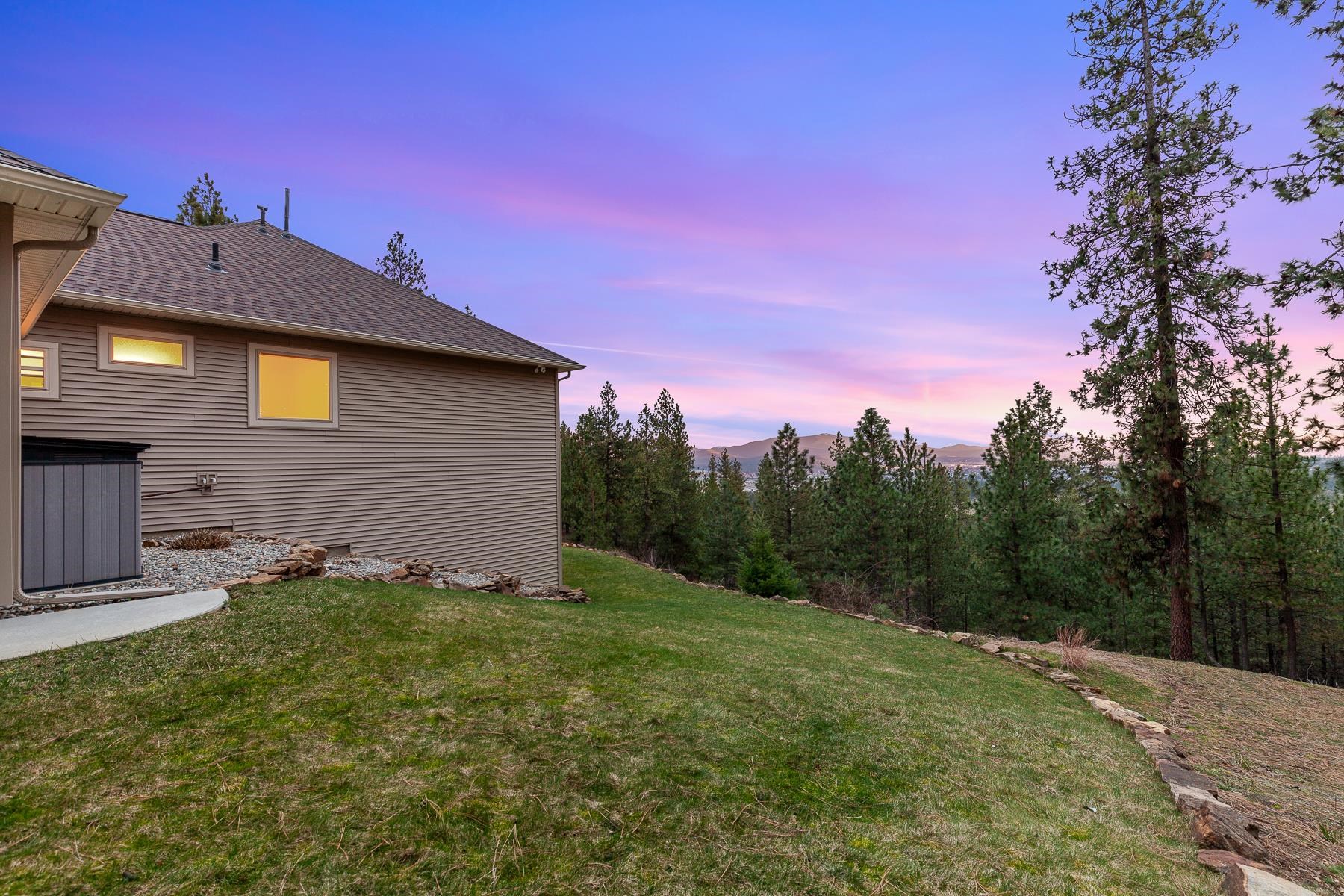 Newman Lake, Washington, 99025, United States, 3 Bedrooms Bedrooms, ,4 BathroomsBathrooms,Residential,For Sale,2028659