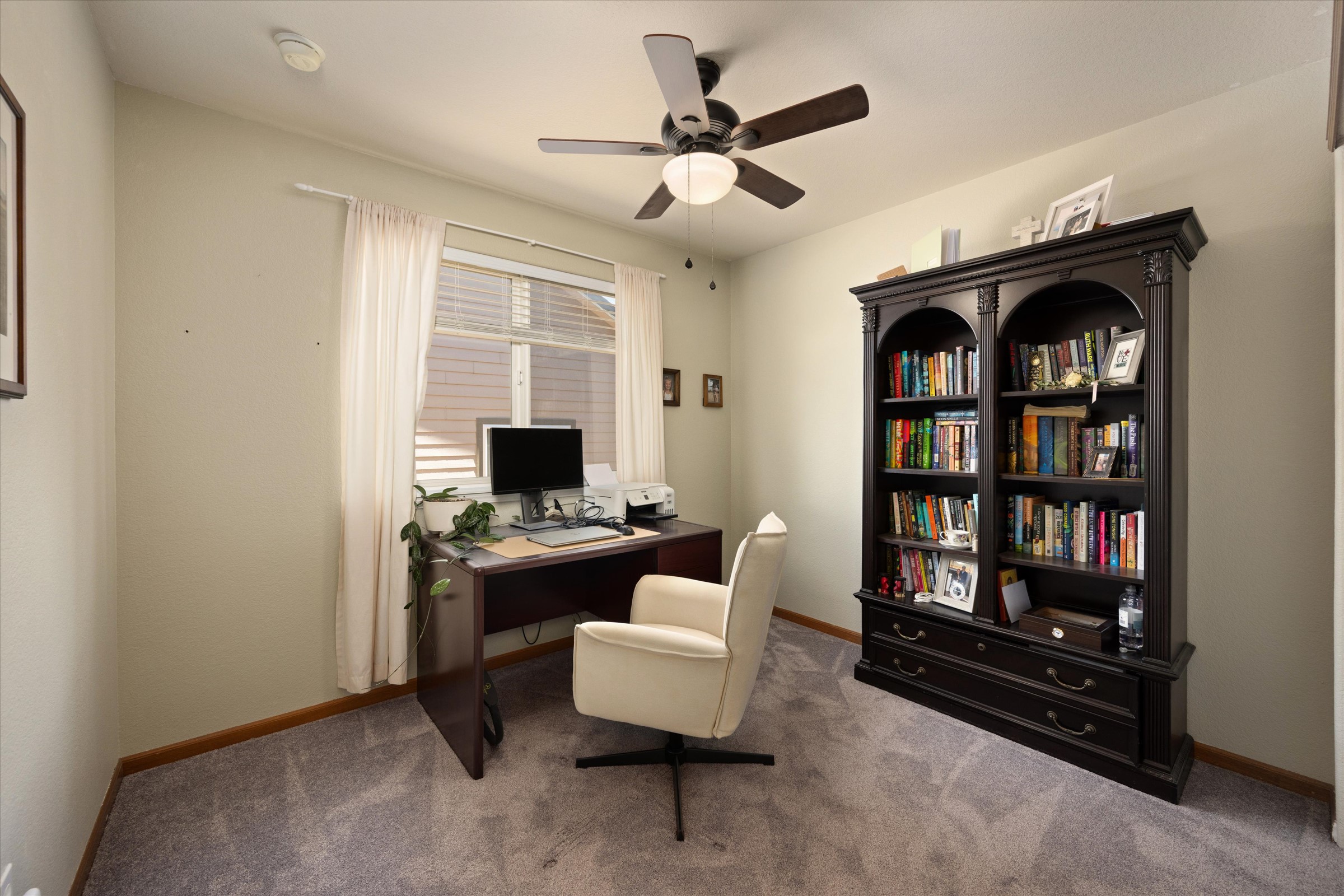  Main-Level Living Meets Unbeatable Storage and Outdoor Space - 物件實景