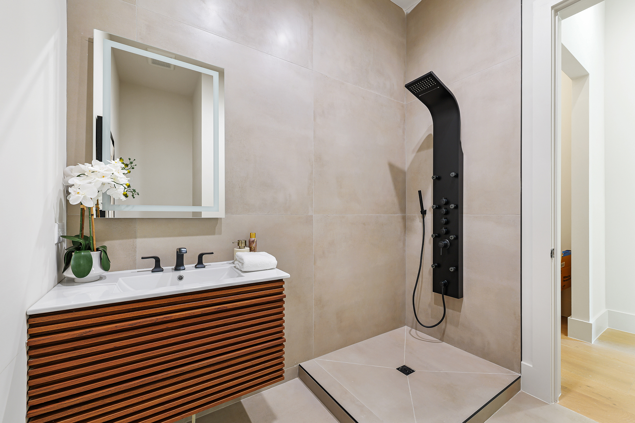  Exceptional Design Meets Everyday Living - 物件實景